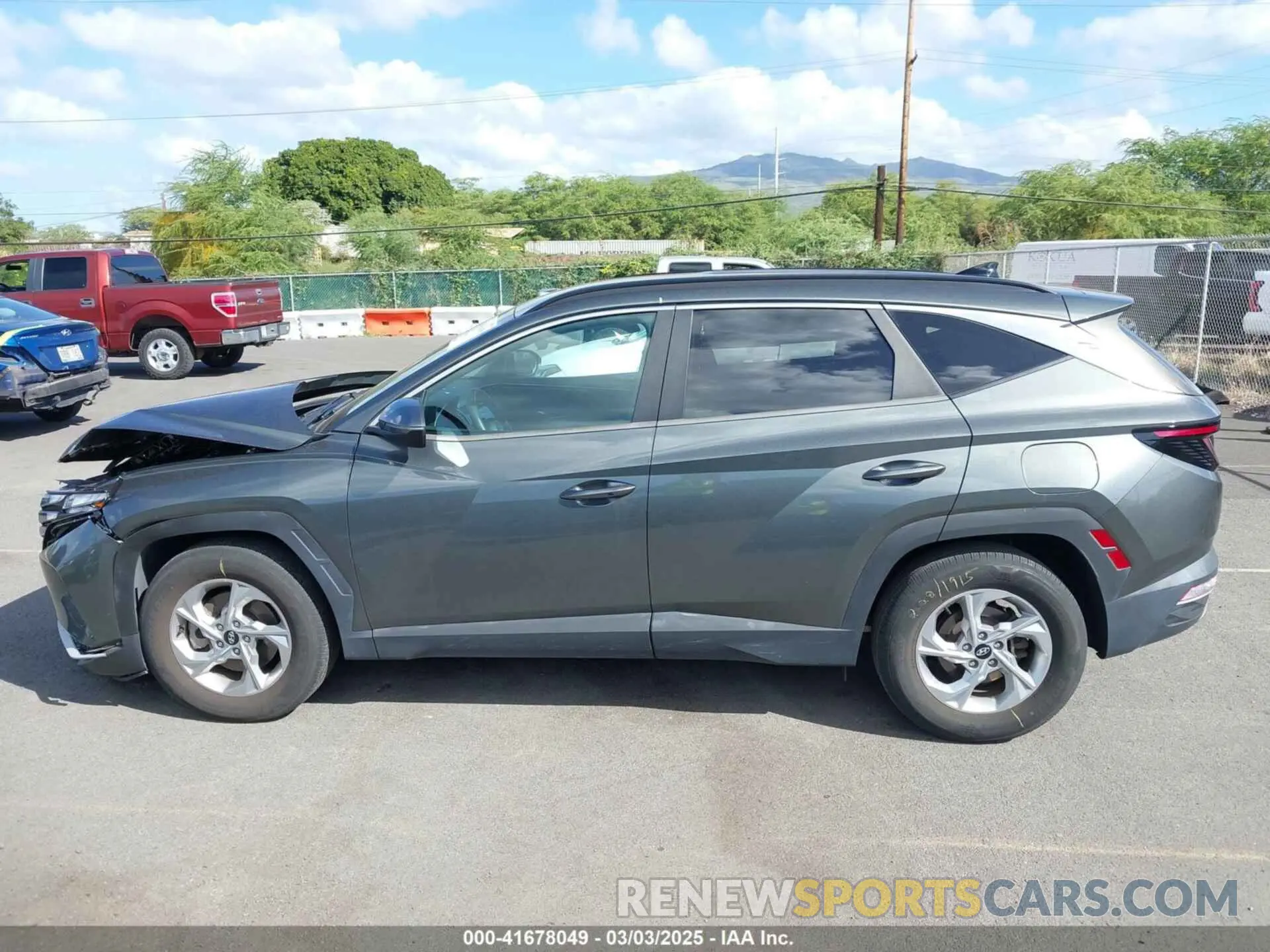 14 Photograph of a damaged car 5NMJB3AE8NH018358 HYUNDAI TUCSON 2022
