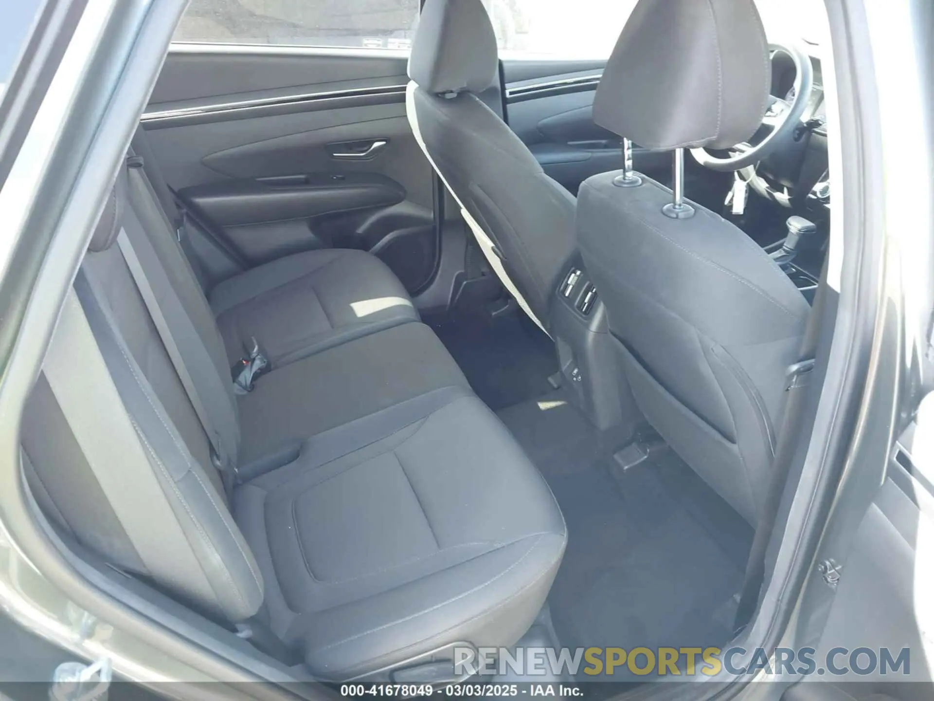 8 Photograph of a damaged car 5NMJB3AE8NH018358 HYUNDAI TUCSON 2022