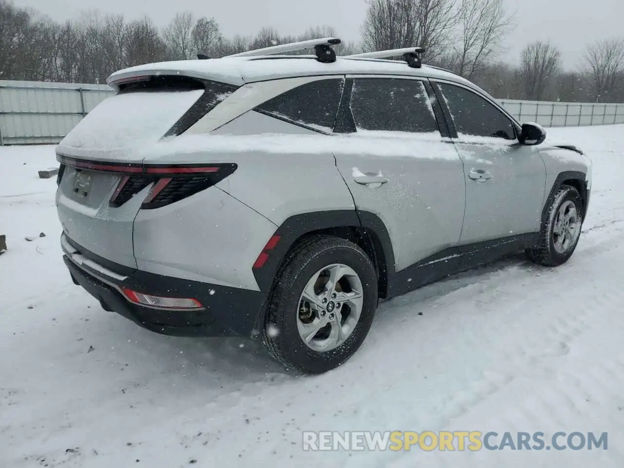 3 Photograph of a damaged car 5NMJB3AE8NH049612 HYUNDAI TUCSON 2022