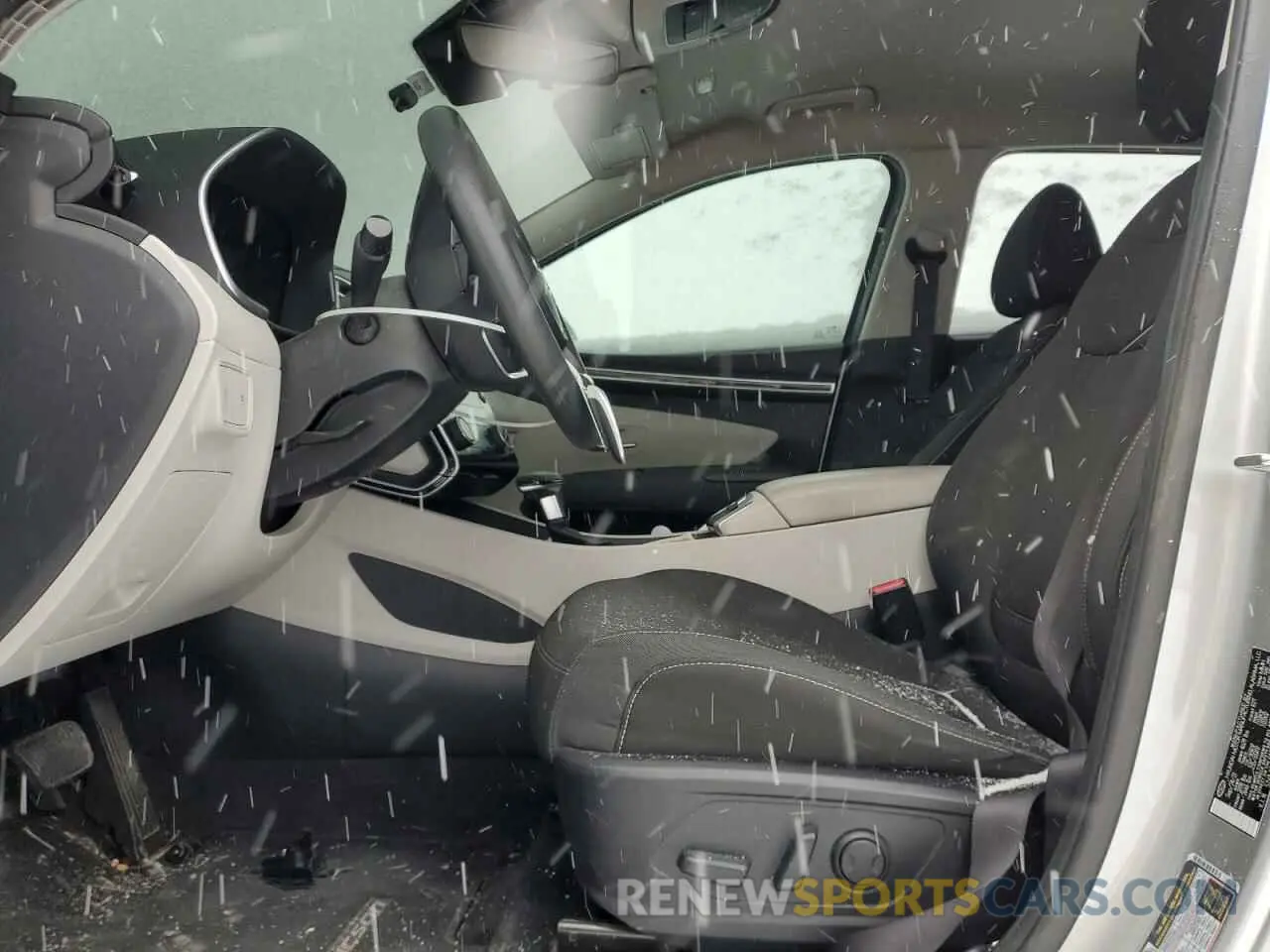 7 Photograph of a damaged car 5NMJB3AE8NH049612 HYUNDAI TUCSON 2022