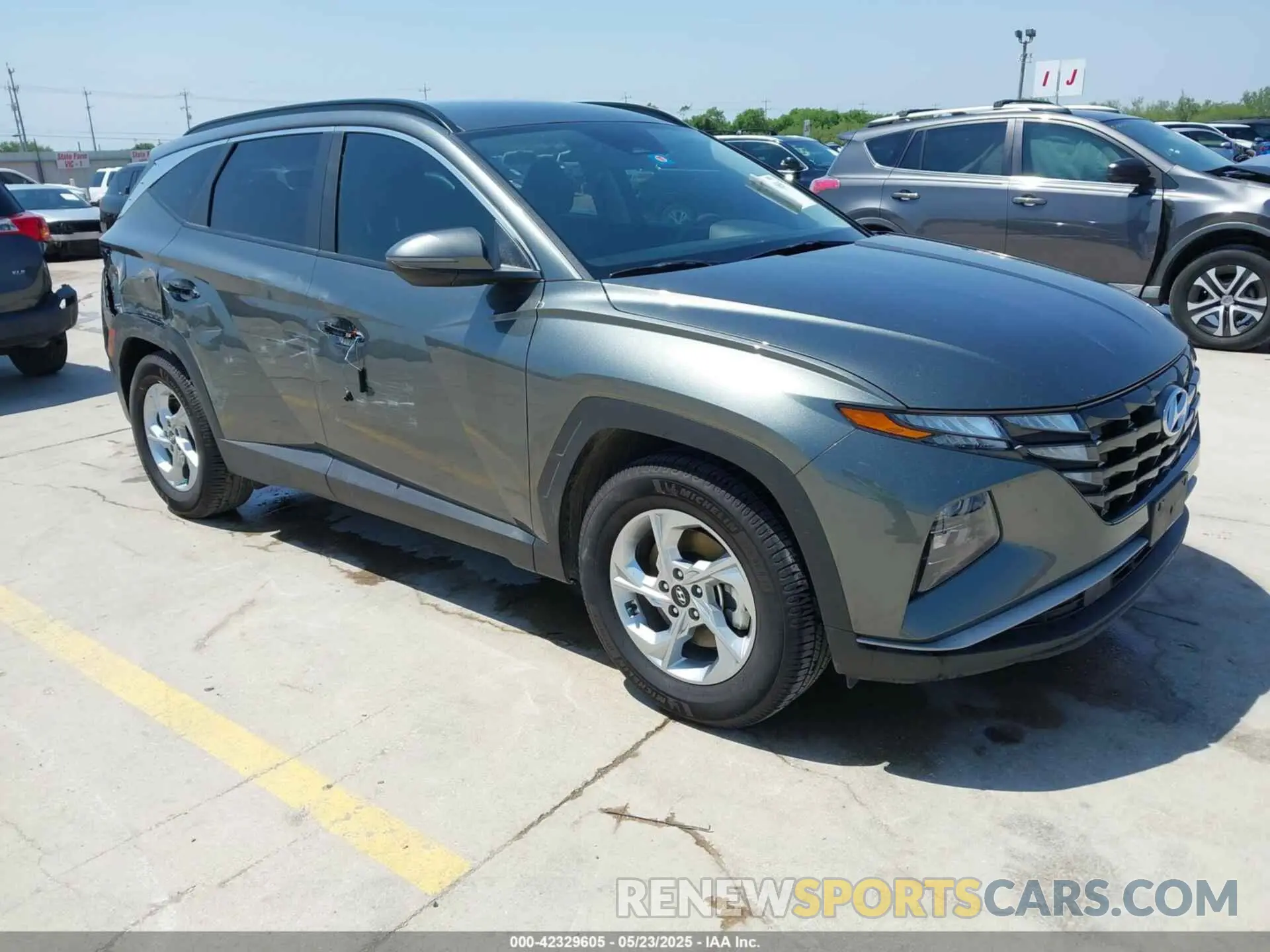 1 Photograph of a damaged car 5NMJB3AE8NH122686 HYUNDAI TUCSON 2022