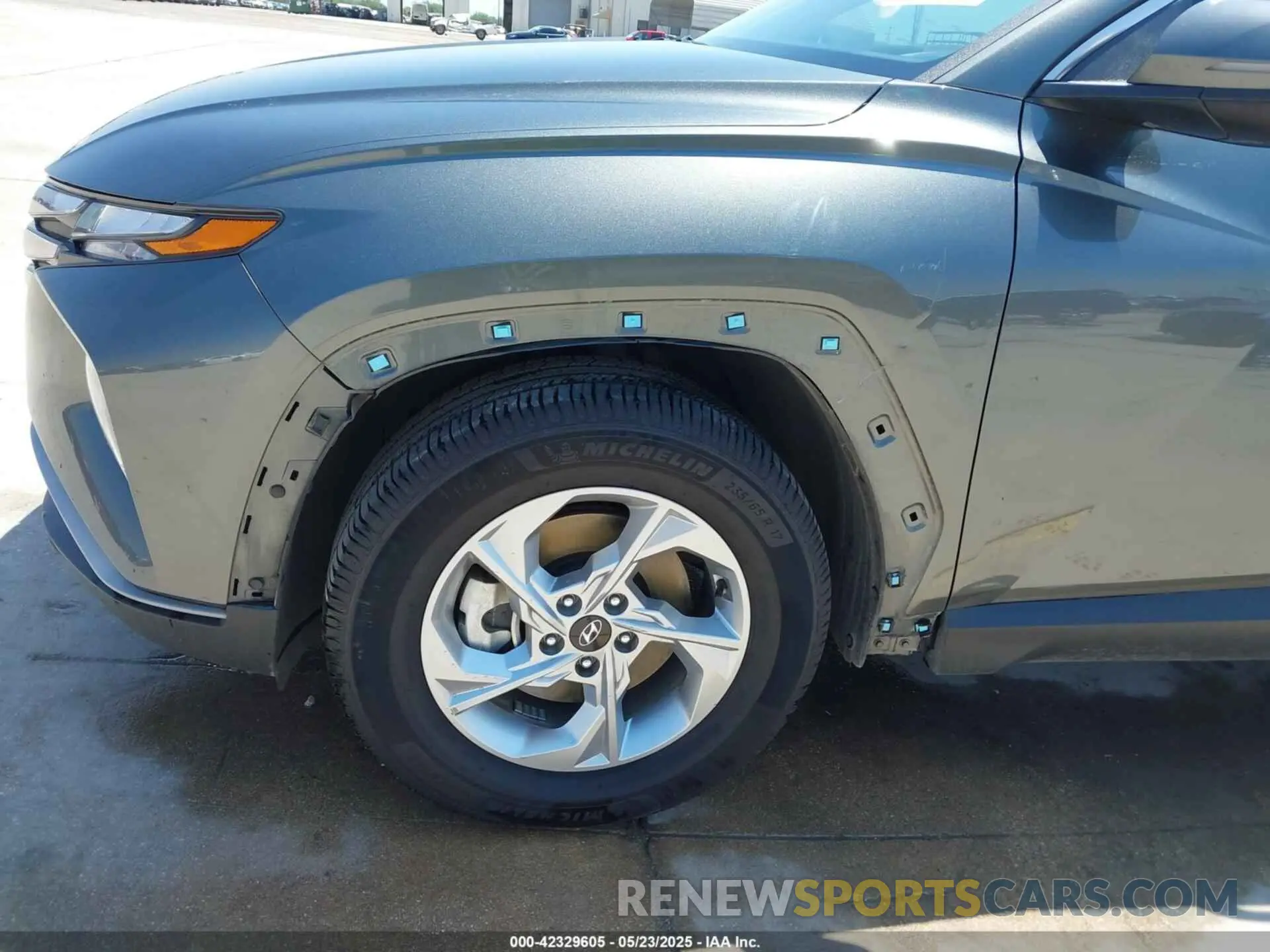 18 Photograph of a damaged car 5NMJB3AE8NH122686 HYUNDAI TUCSON 2022
