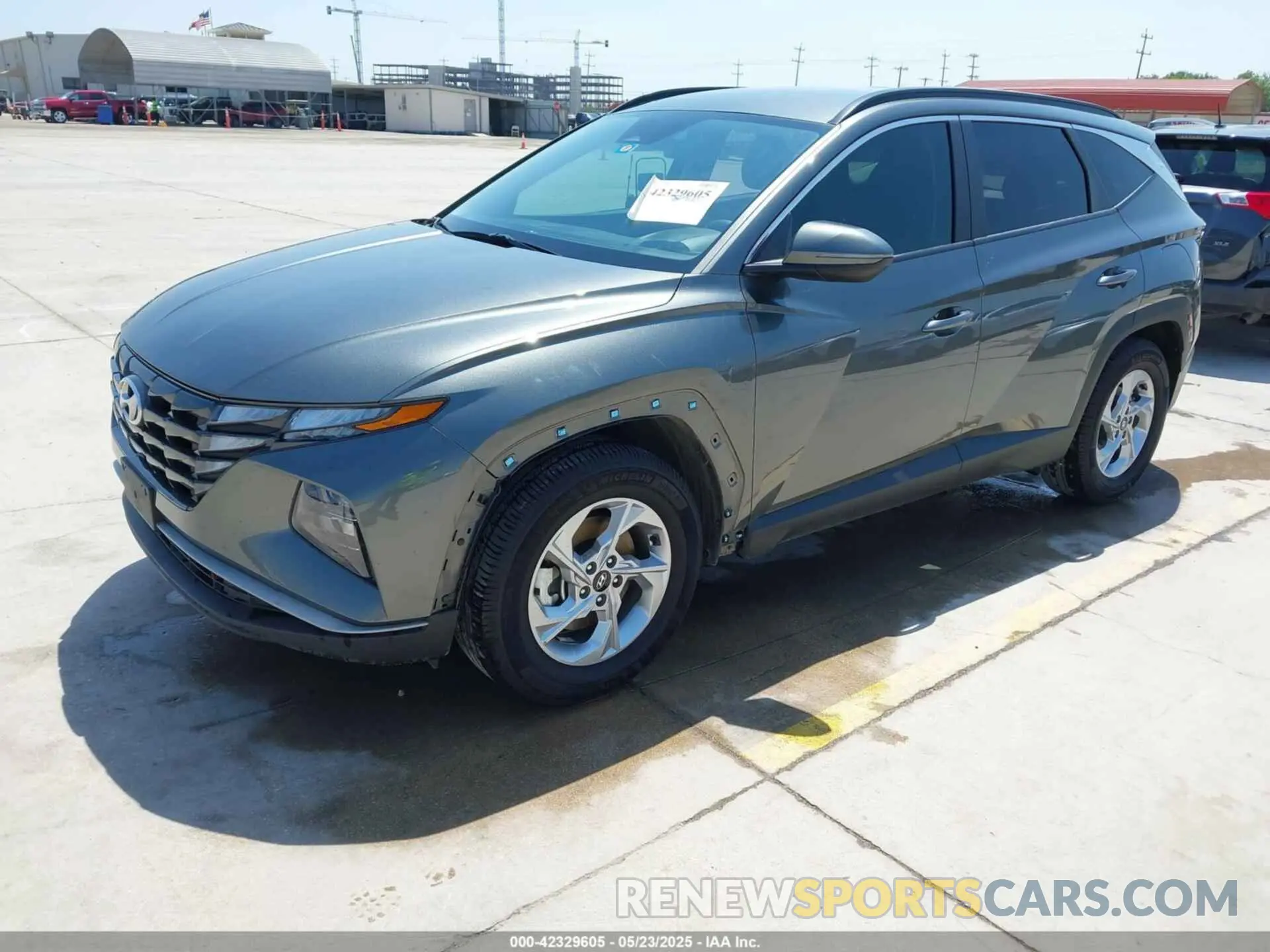 2 Photograph of a damaged car 5NMJB3AE8NH122686 HYUNDAI TUCSON 2022