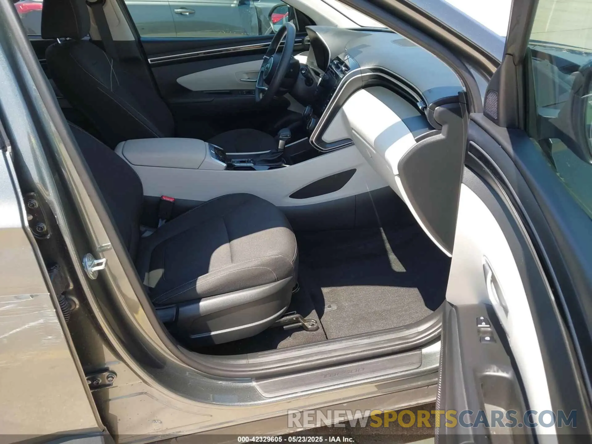 5 Photograph of a damaged car 5NMJB3AE8NH122686 HYUNDAI TUCSON 2022