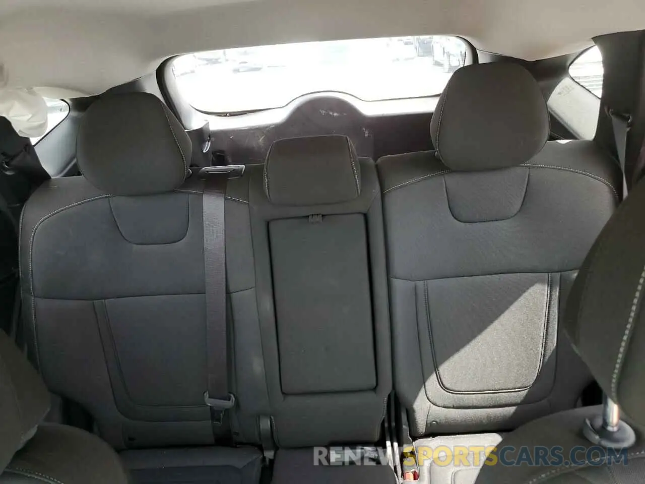 10 Photograph of a damaged car 5NMJB3AE9NH057198 HYUNDAI TUCSON 2022