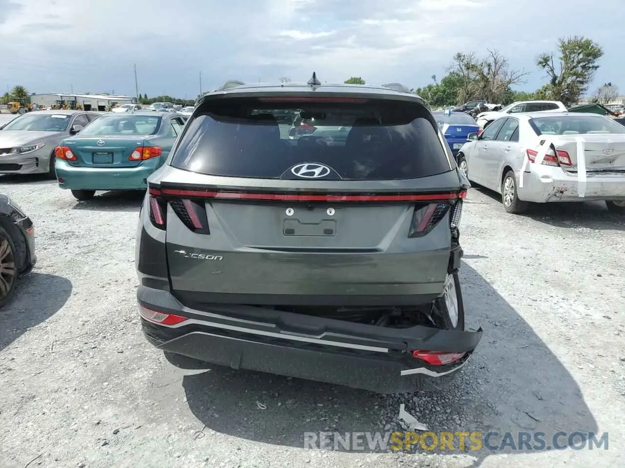 6 Photograph of a damaged car 5NMJB3AE9NH057198 HYUNDAI TUCSON 2022