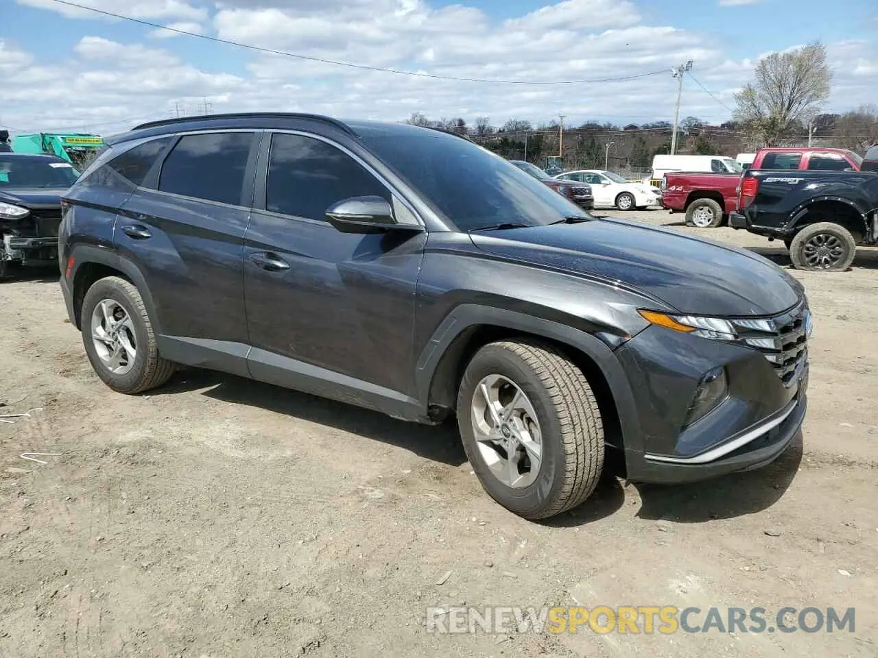 4 Photograph of a damaged car 5NMJB3AE9NH071733 HYUNDAI TUCSON 2022