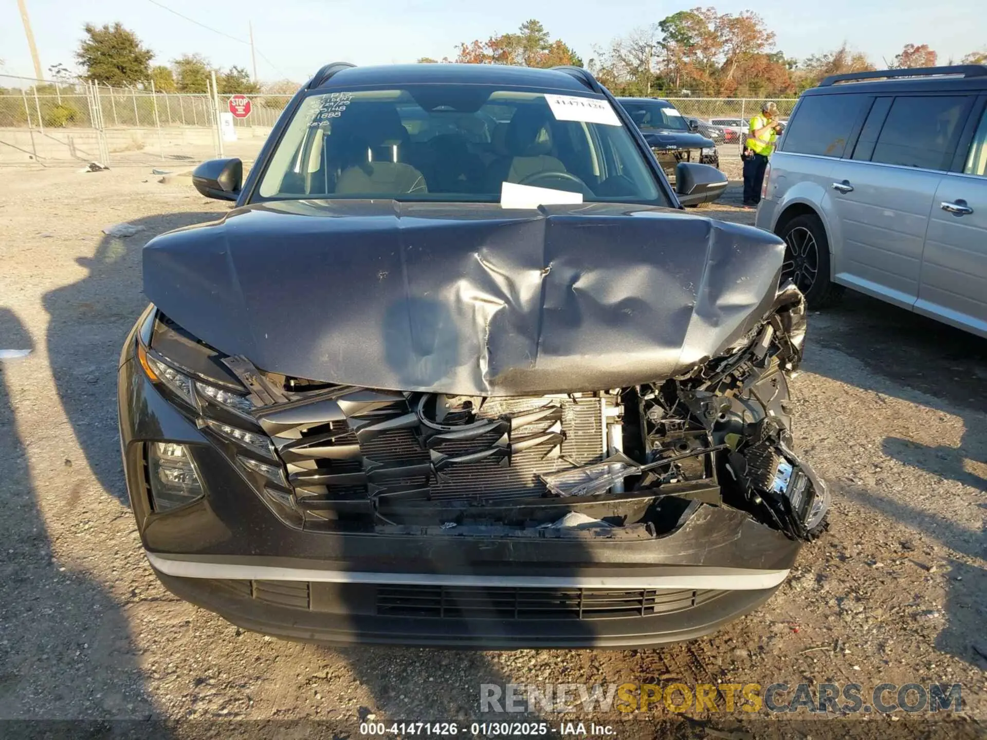 12 Photograph of a damaged car 5NMJB3AE9NH111888 HYUNDAI TUCSON 2022