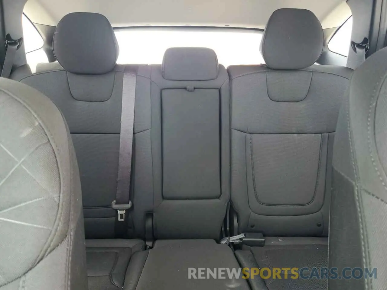 10 Photograph of a damaged car 5NMJB3AE9NH142364 HYUNDAI TUCSON 2022