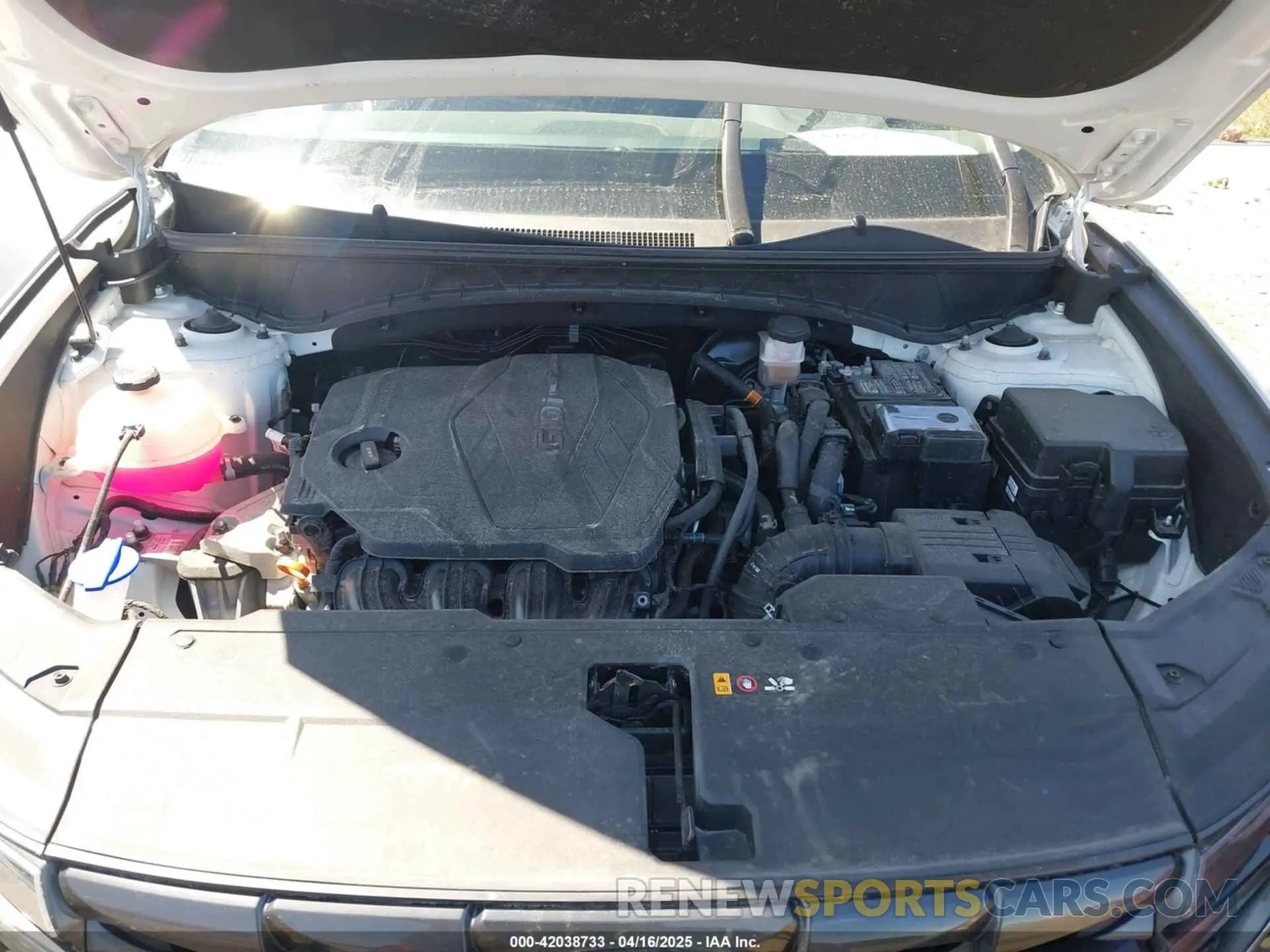 10 Photograph of a damaged car 5NMJBCAE0NH035638 HYUNDAI TUCSON 2022