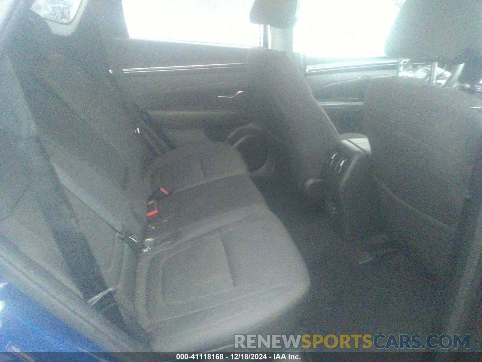 8 Photograph of a damaged car 5NMJBCAE0NH081342 HYUNDAI TUCSON 2022