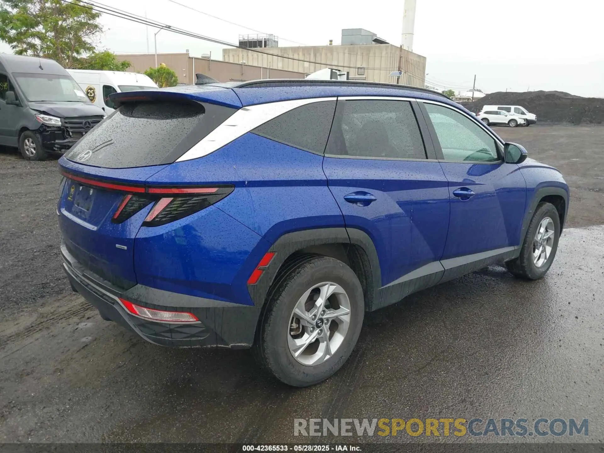 4 Photograph of a damaged car 5NMJBCAE1NH026298 HYUNDAI TUCSON 2022