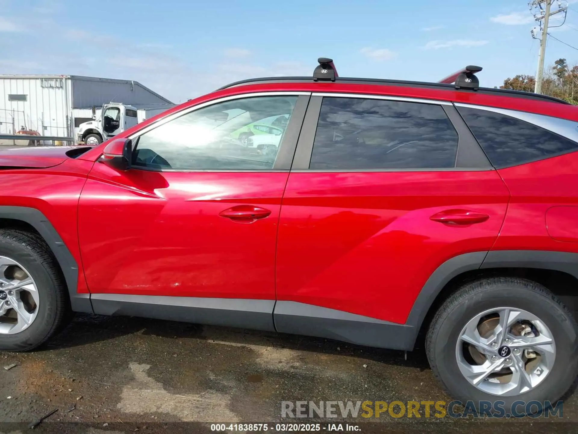 15 Photograph of a damaged car 5NMJBCAE1NH082015 HYUNDAI TUCSON 2022