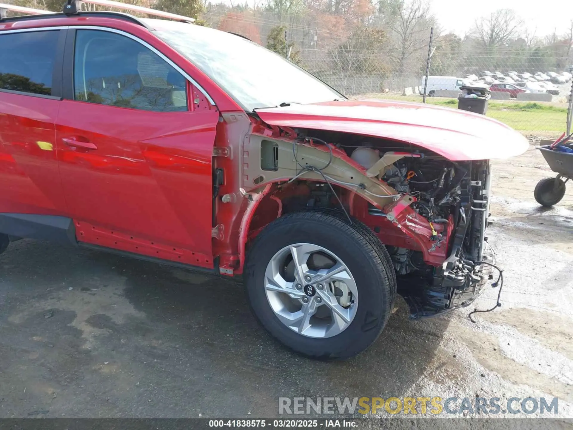 18 Photograph of a damaged car 5NMJBCAE1NH082015 HYUNDAI TUCSON 2022