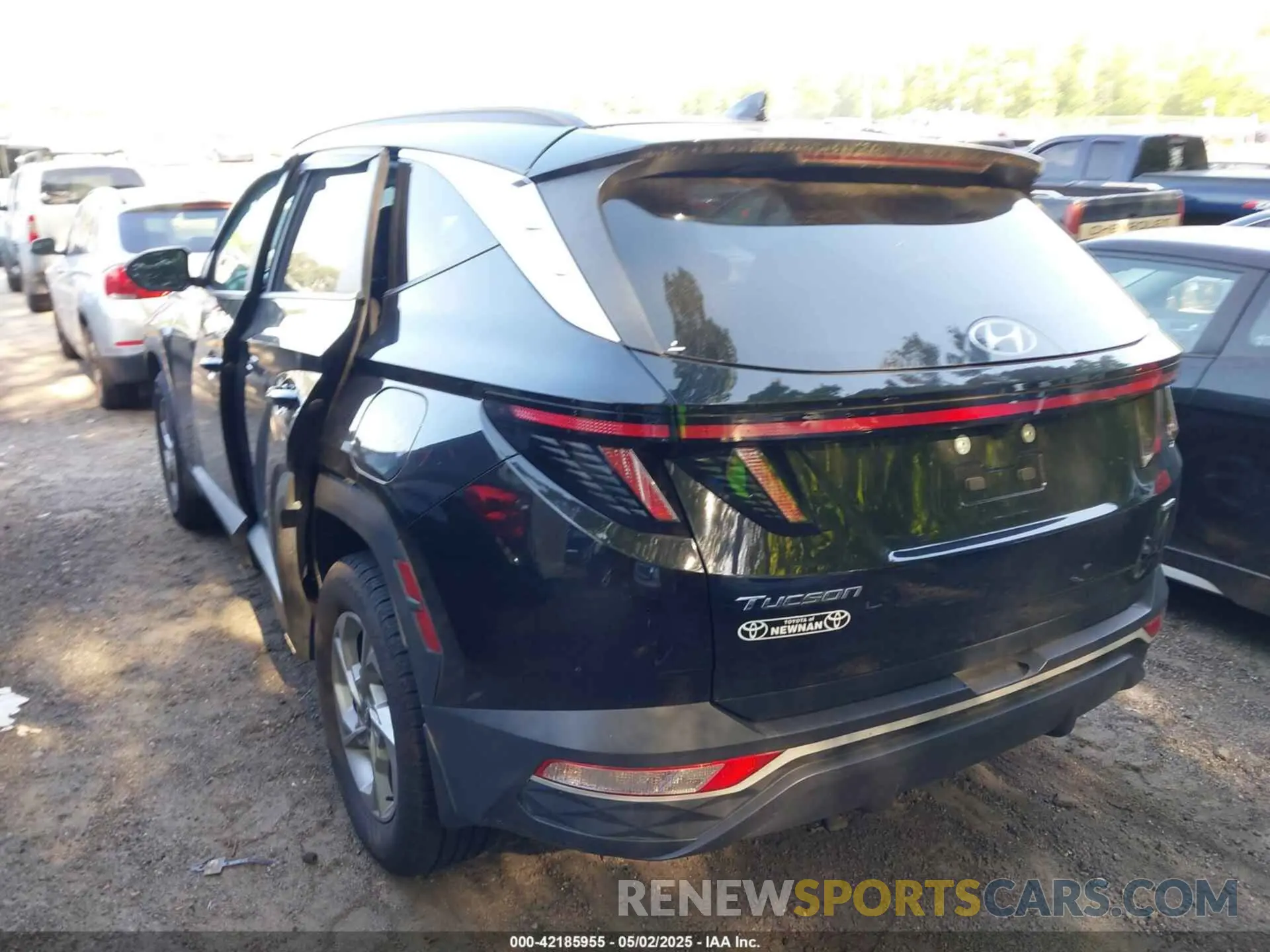 3 Photograph of a damaged car 5NMJBCAE1NH083973 HYUNDAI TUCSON 2022