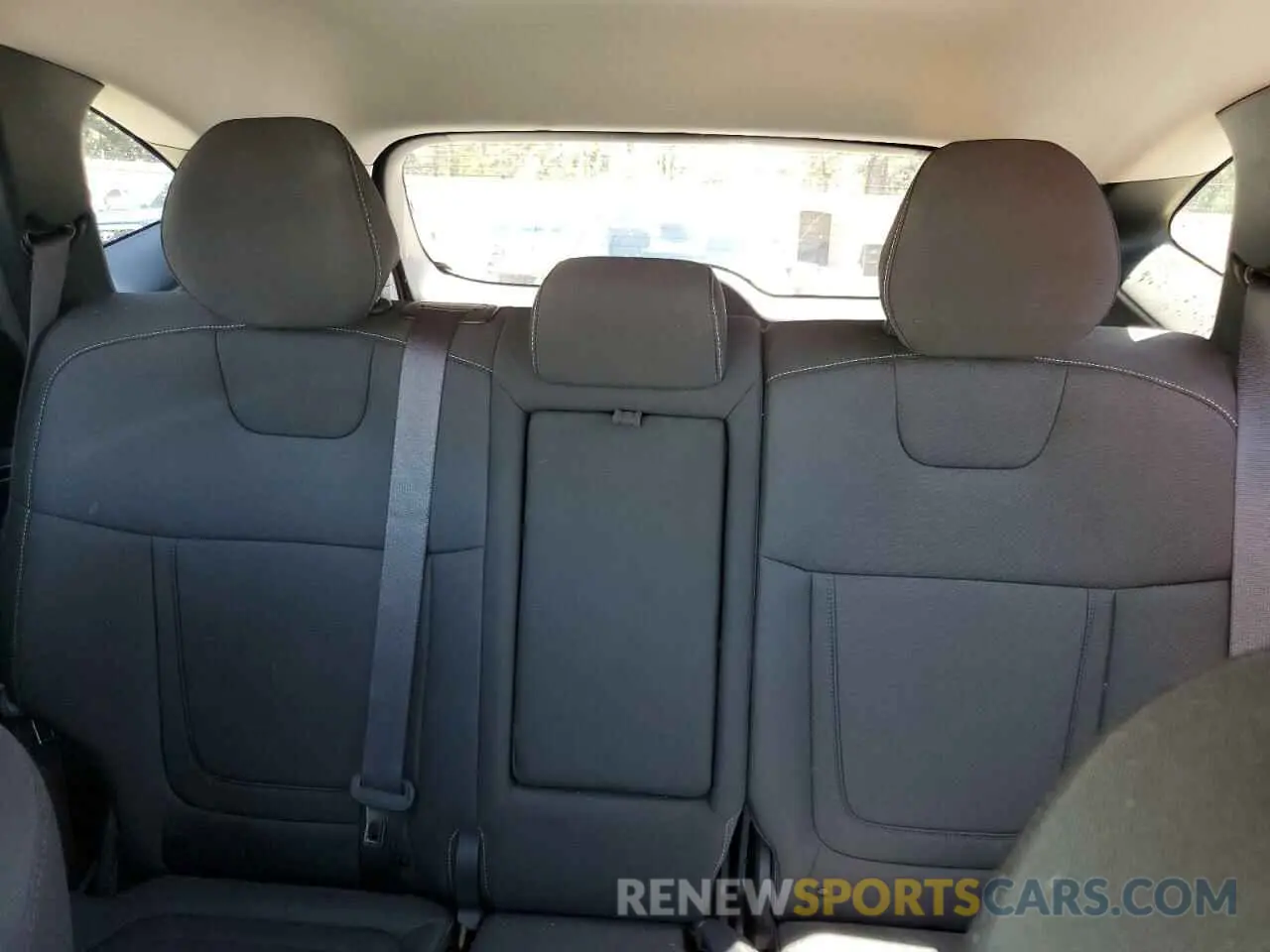 10 Photograph of a damaged car 5NMJBCAE1NH121458 HYUNDAI TUCSON 2022