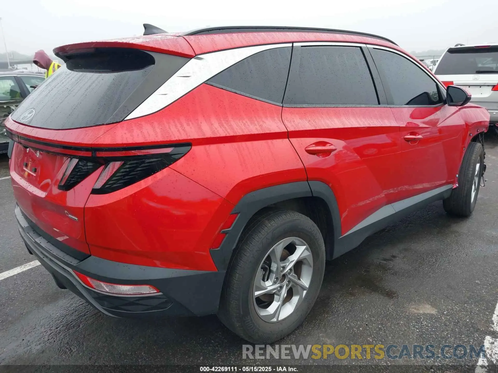 4 Photograph of a damaged car 5NMJBCAE2NH029856 HYUNDAI TUCSON 2022