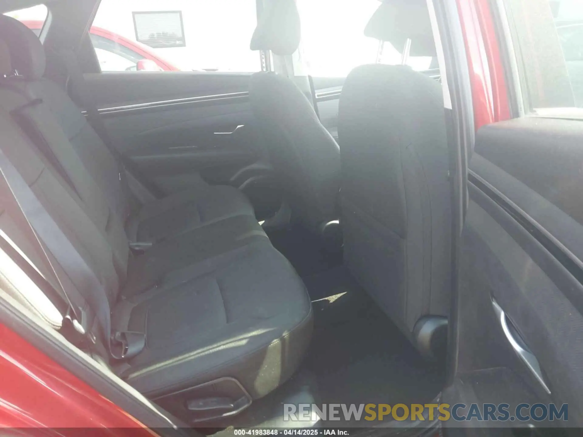 8 Photograph of a damaged car 5NMJBCAE3NH039036 HYUNDAI TUCSON 2022