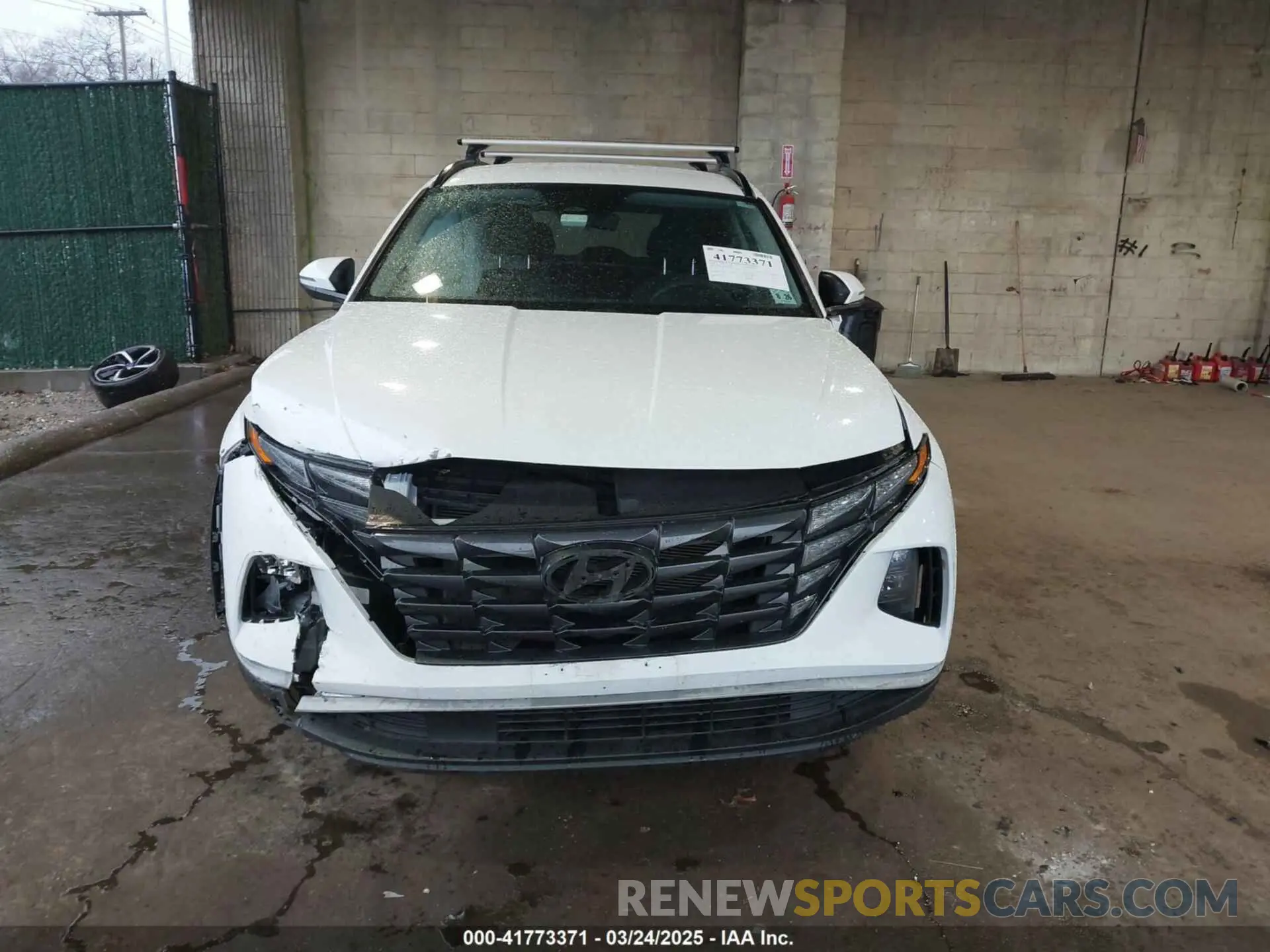 12 Photograph of a damaged car 5NMJBCAE4NH038364 HYUNDAI TUCSON 2022