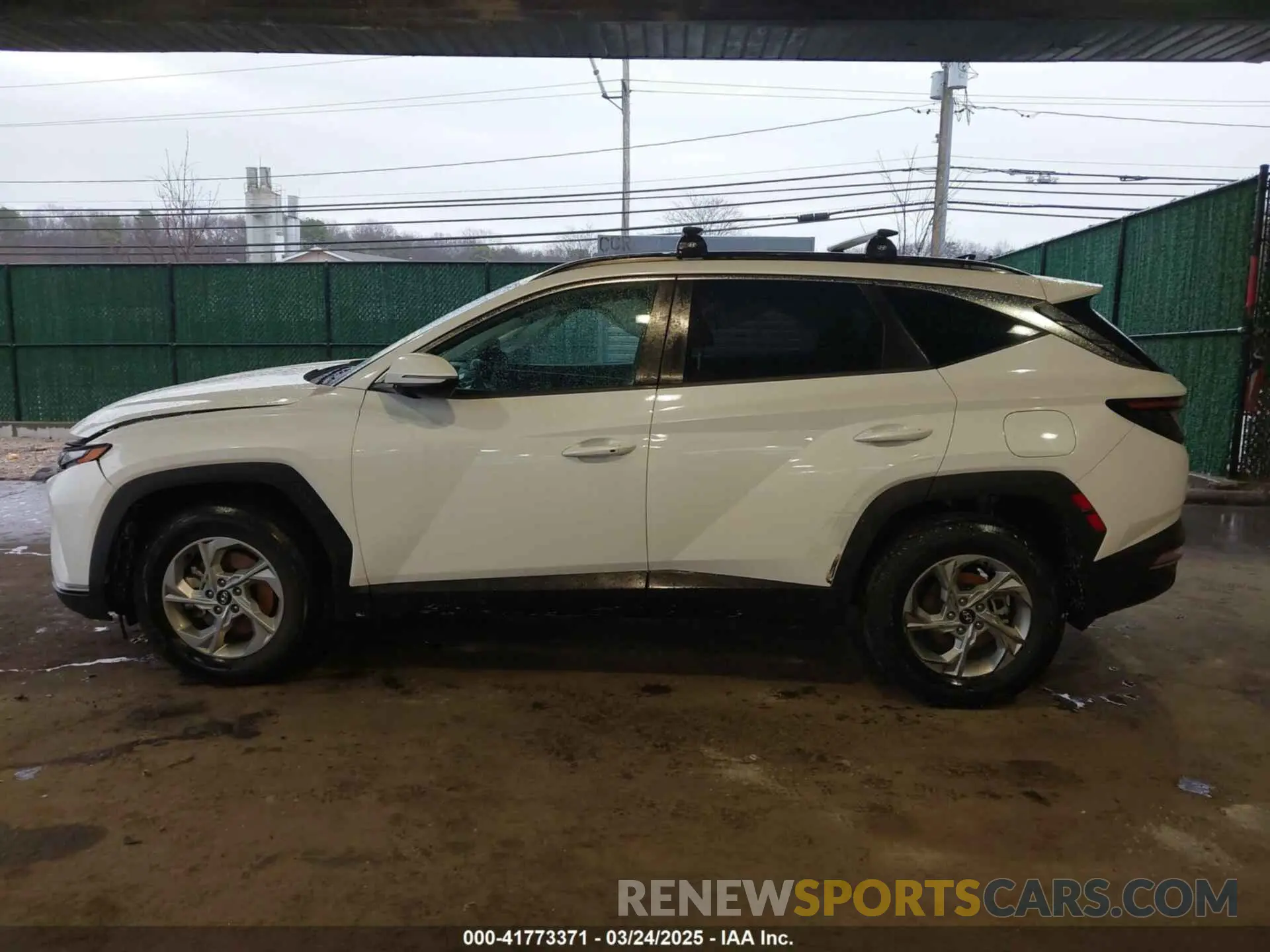 14 Photograph of a damaged car 5NMJBCAE4NH038364 HYUNDAI TUCSON 2022