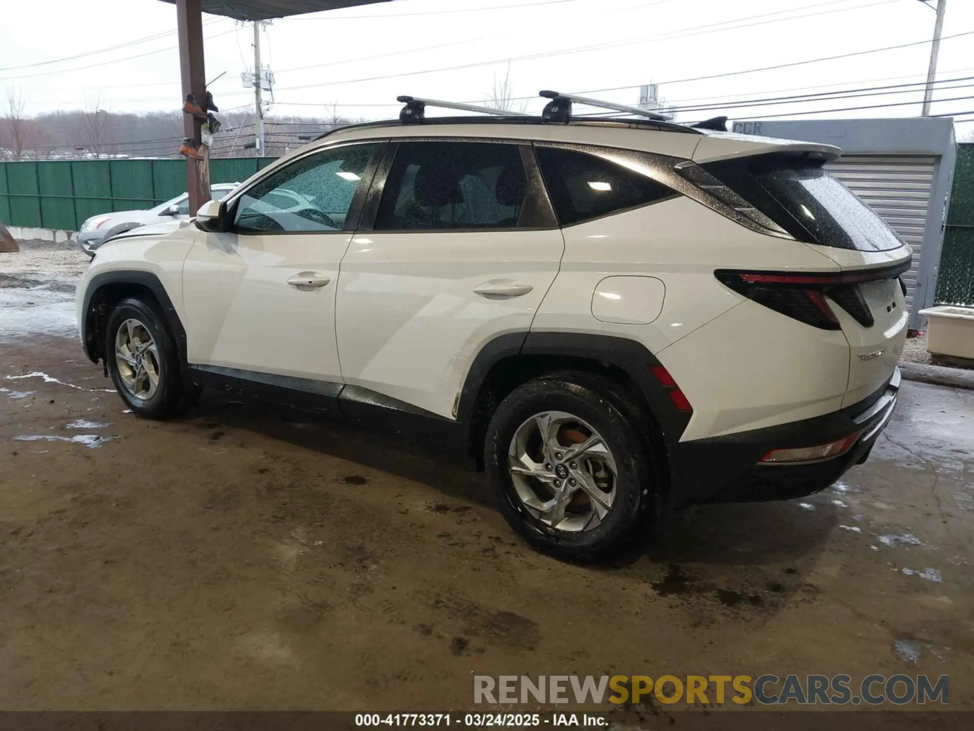 3 Photograph of a damaged car 5NMJBCAE4NH038364 HYUNDAI TUCSON 2022