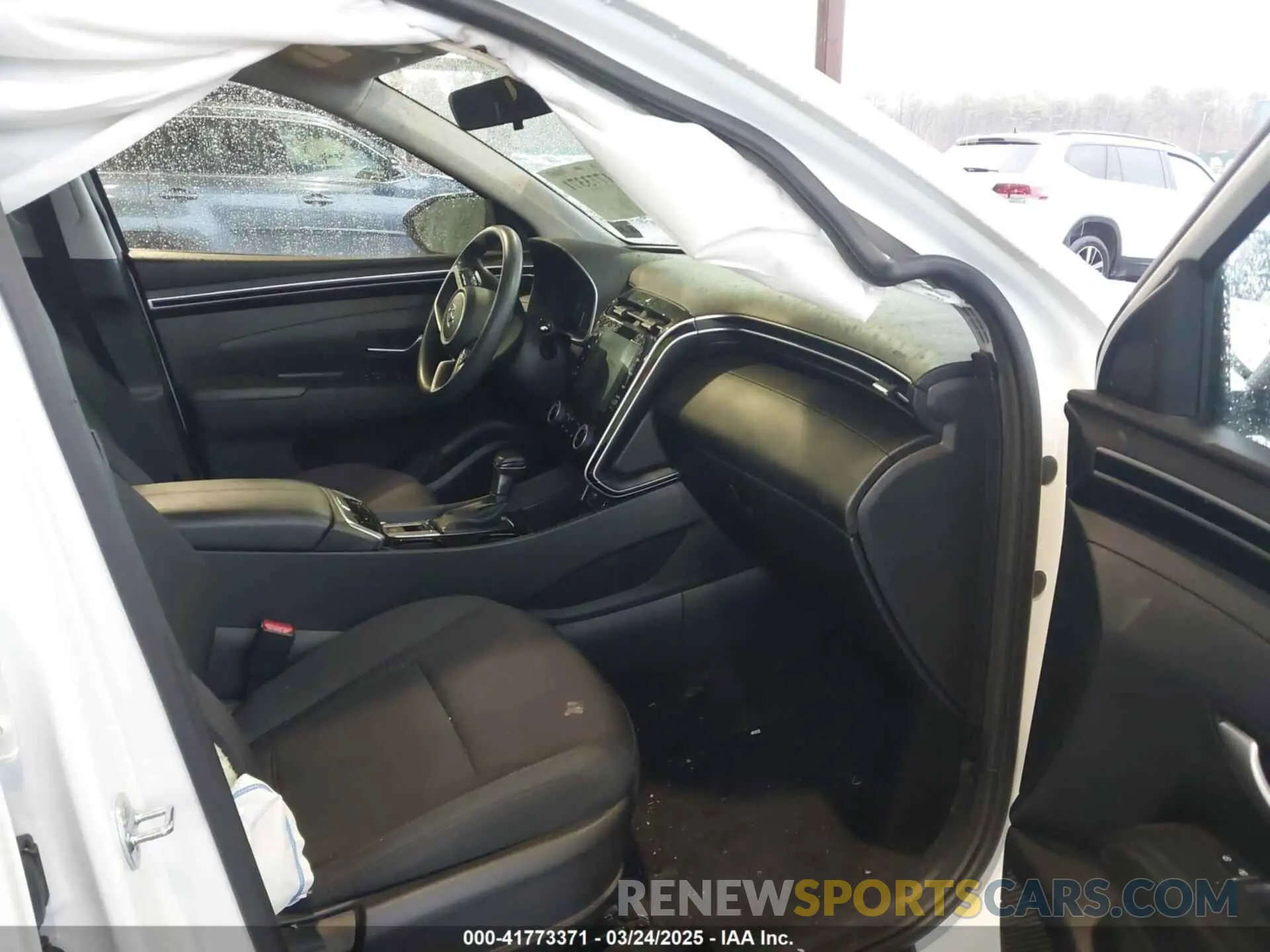 5 Photograph of a damaged car 5NMJBCAE4NH038364 HYUNDAI TUCSON 2022