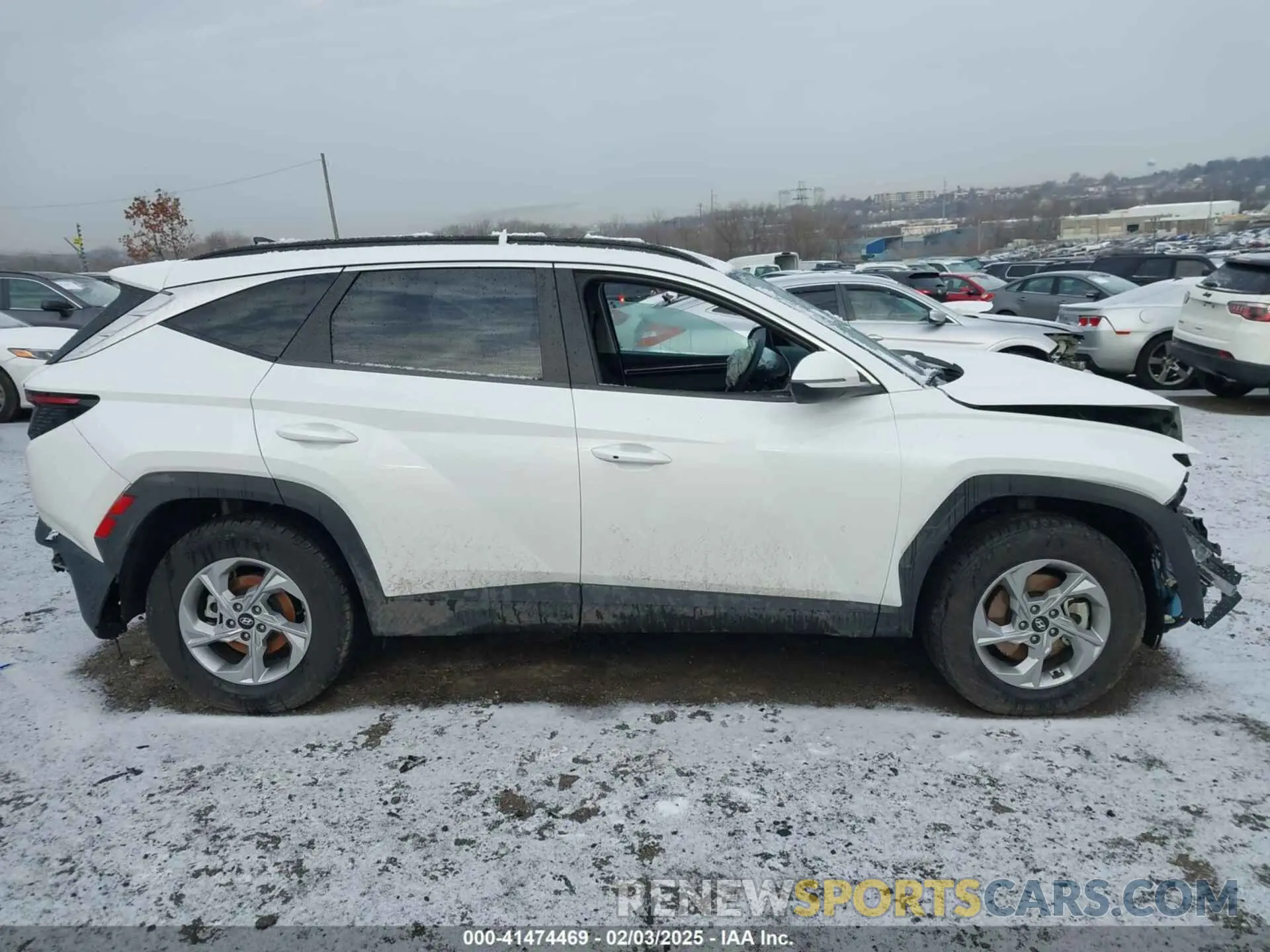 13 Photograph of a damaged car 5NMJBCAE4NH090660 HYUNDAI TUCSON 2022