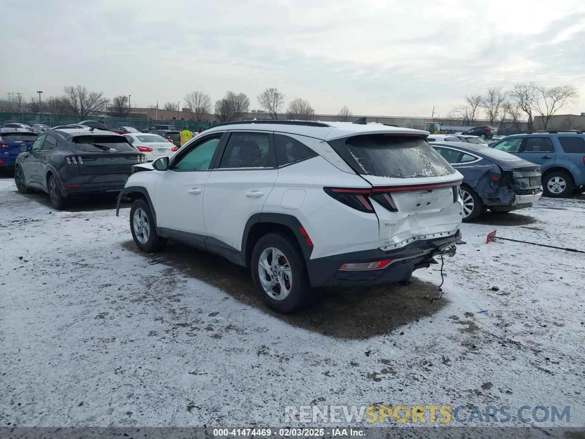 3 Photograph of a damaged car 5NMJBCAE4NH090660 HYUNDAI TUCSON 2022