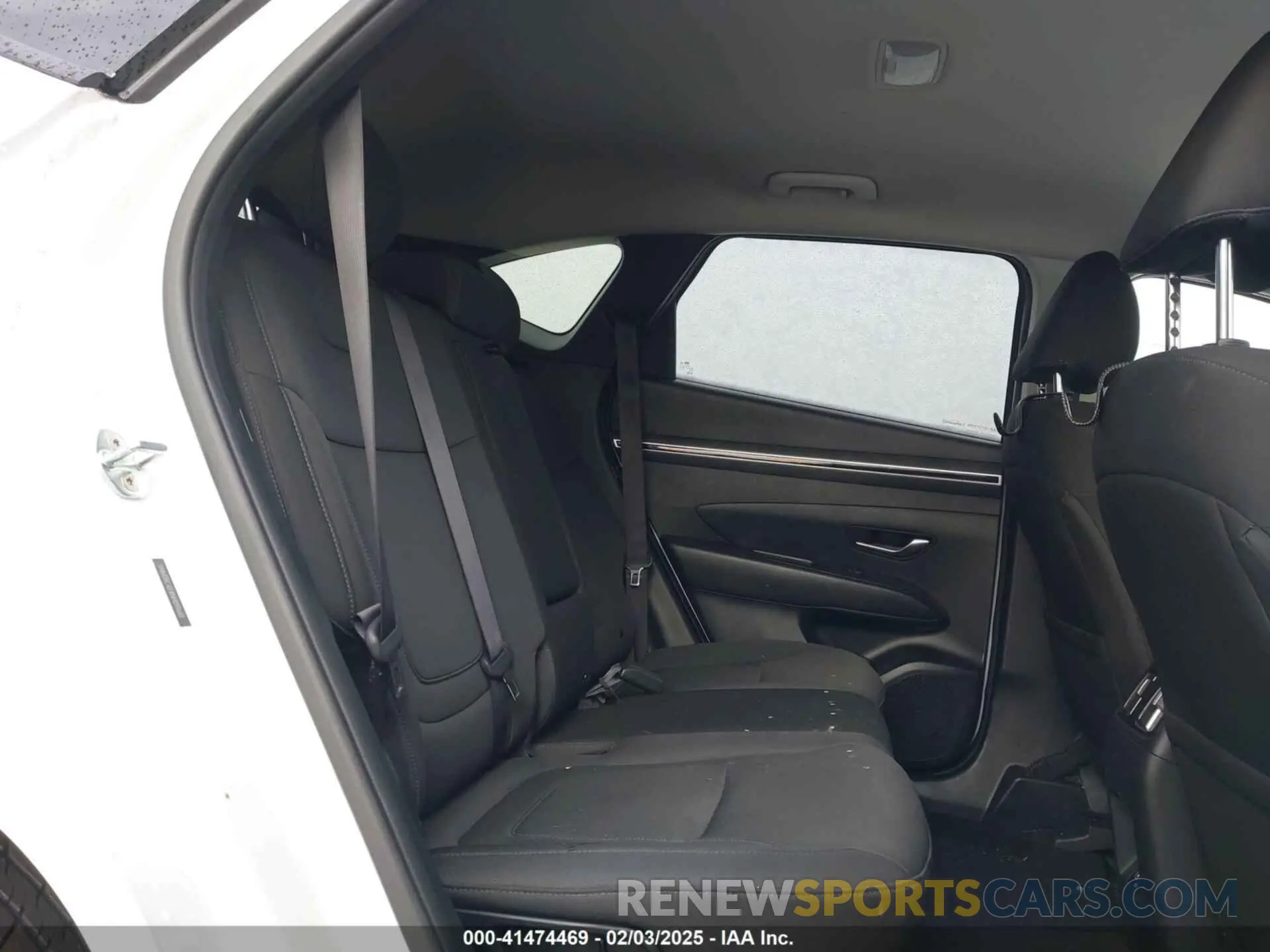 8 Photograph of a damaged car 5NMJBCAE4NH090660 HYUNDAI TUCSON 2022