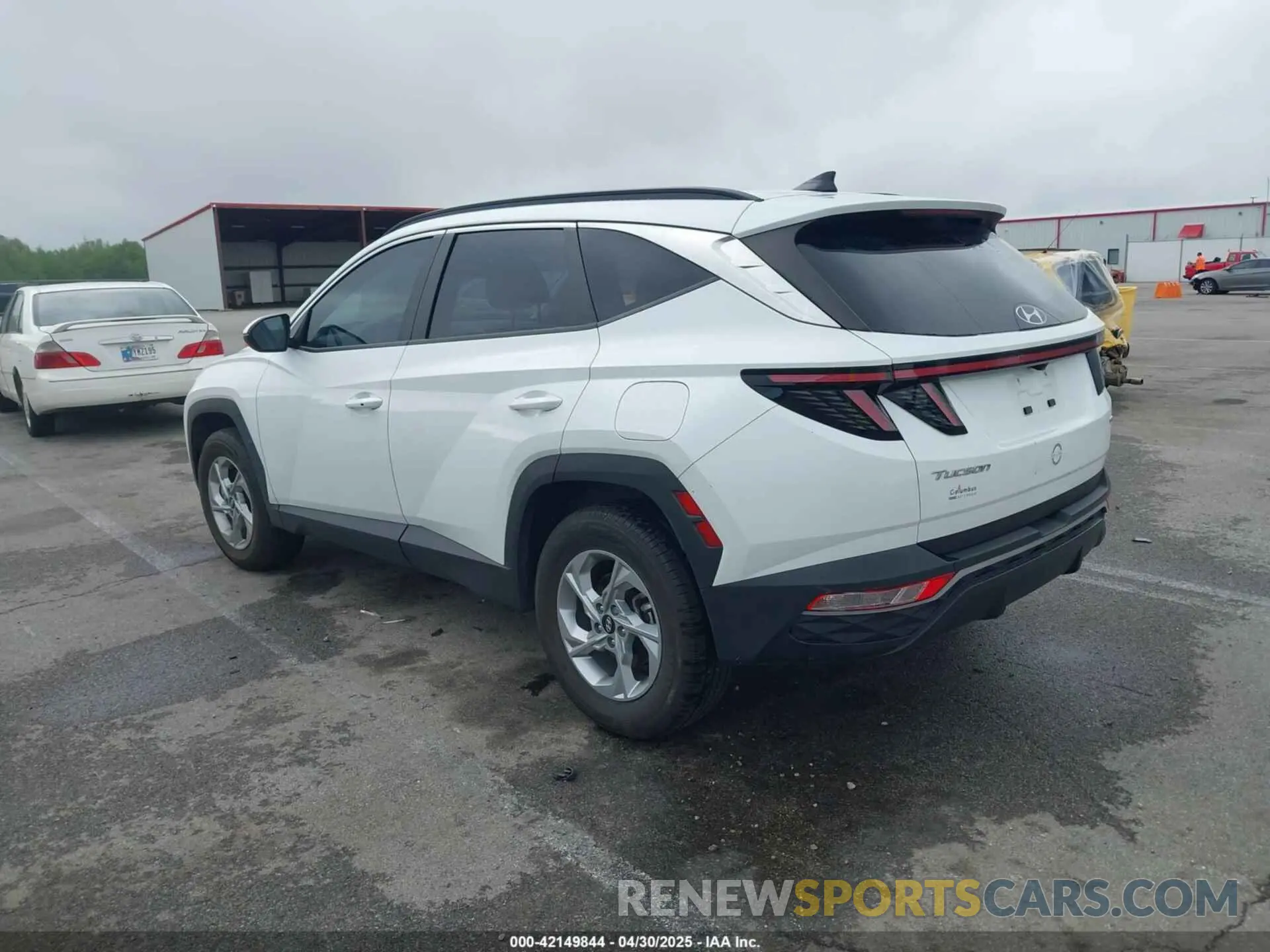 3 Photograph of a damaged car 5NMJBCAE4NH093249 HYUNDAI TUCSON 2022