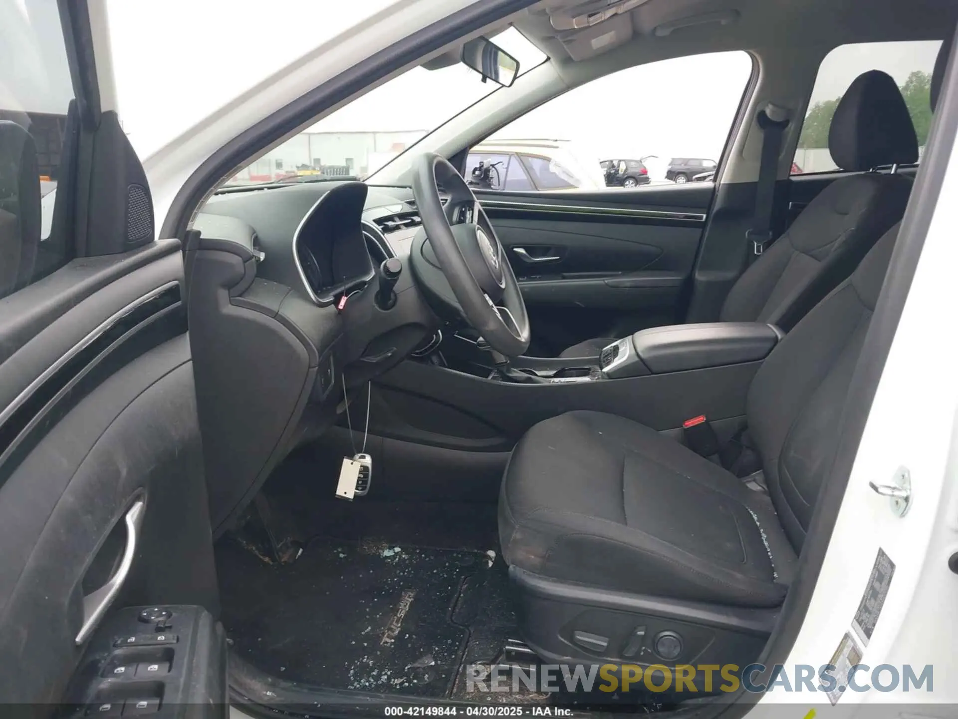 5 Photograph of a damaged car 5NMJBCAE4NH093249 HYUNDAI TUCSON 2022