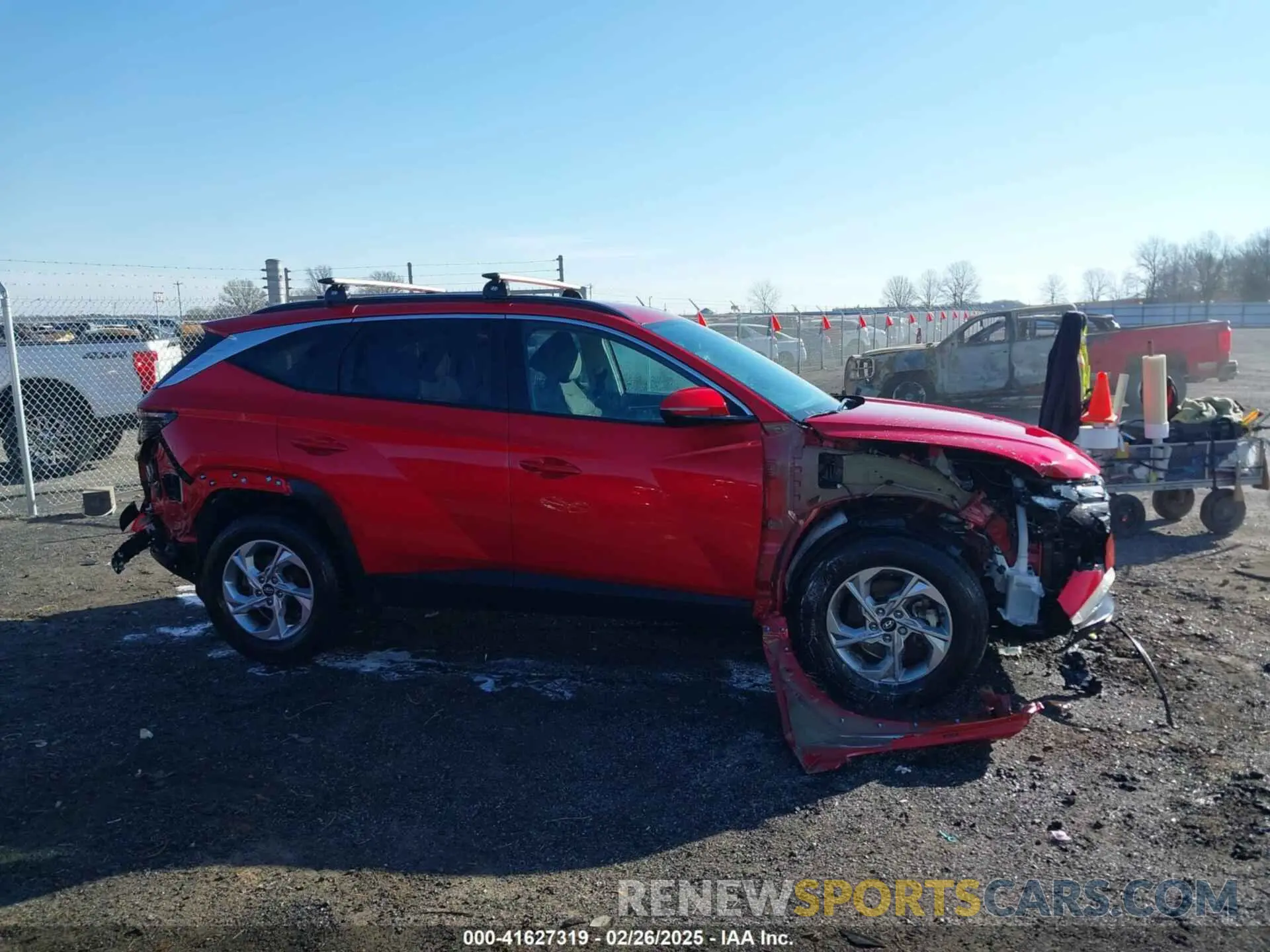 13 Photograph of a damaged car 5NMJBCAE4NH150193 HYUNDAI TUCSON 2022