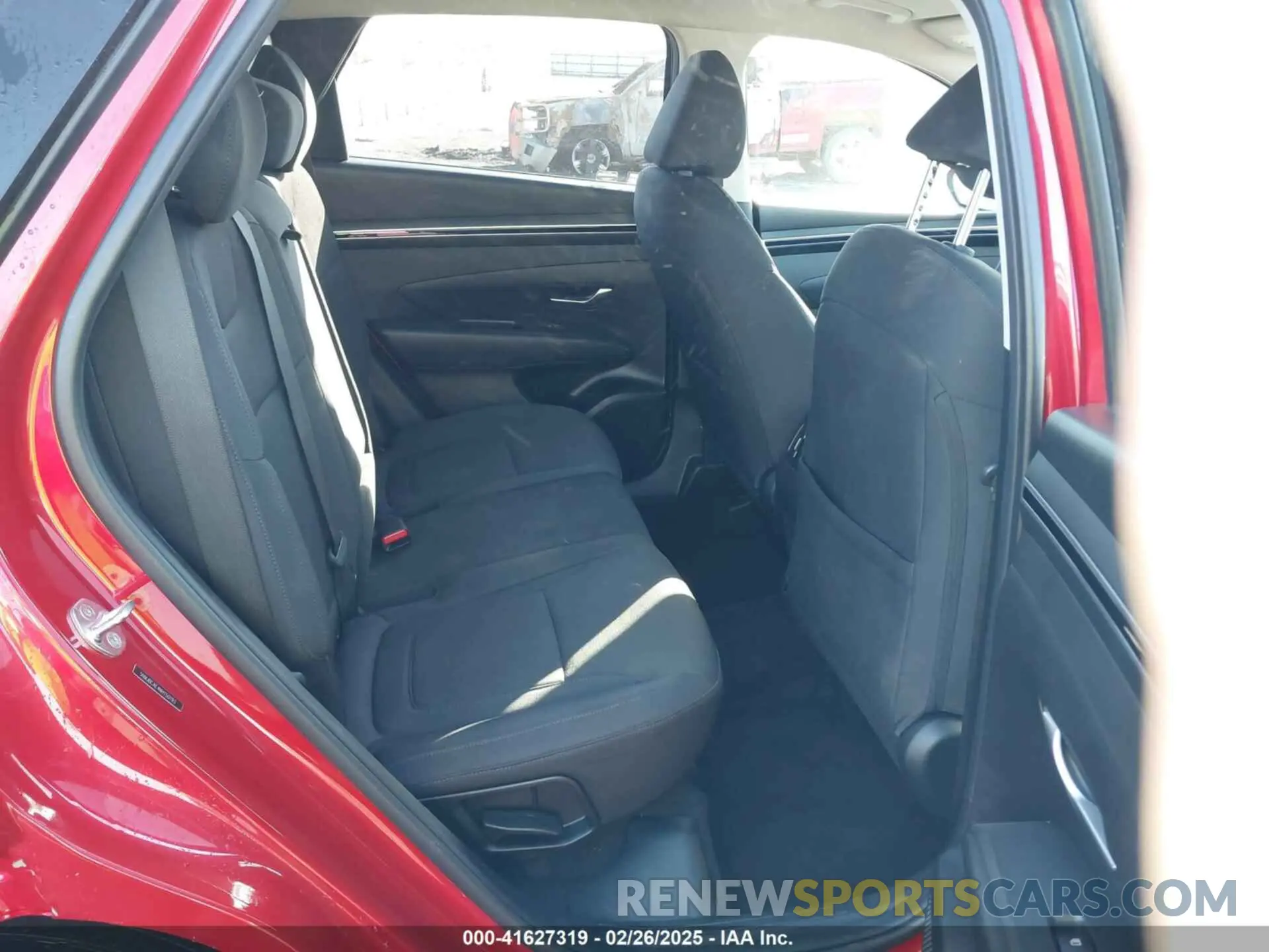 8 Photograph of a damaged car 5NMJBCAE4NH150193 HYUNDAI TUCSON 2022