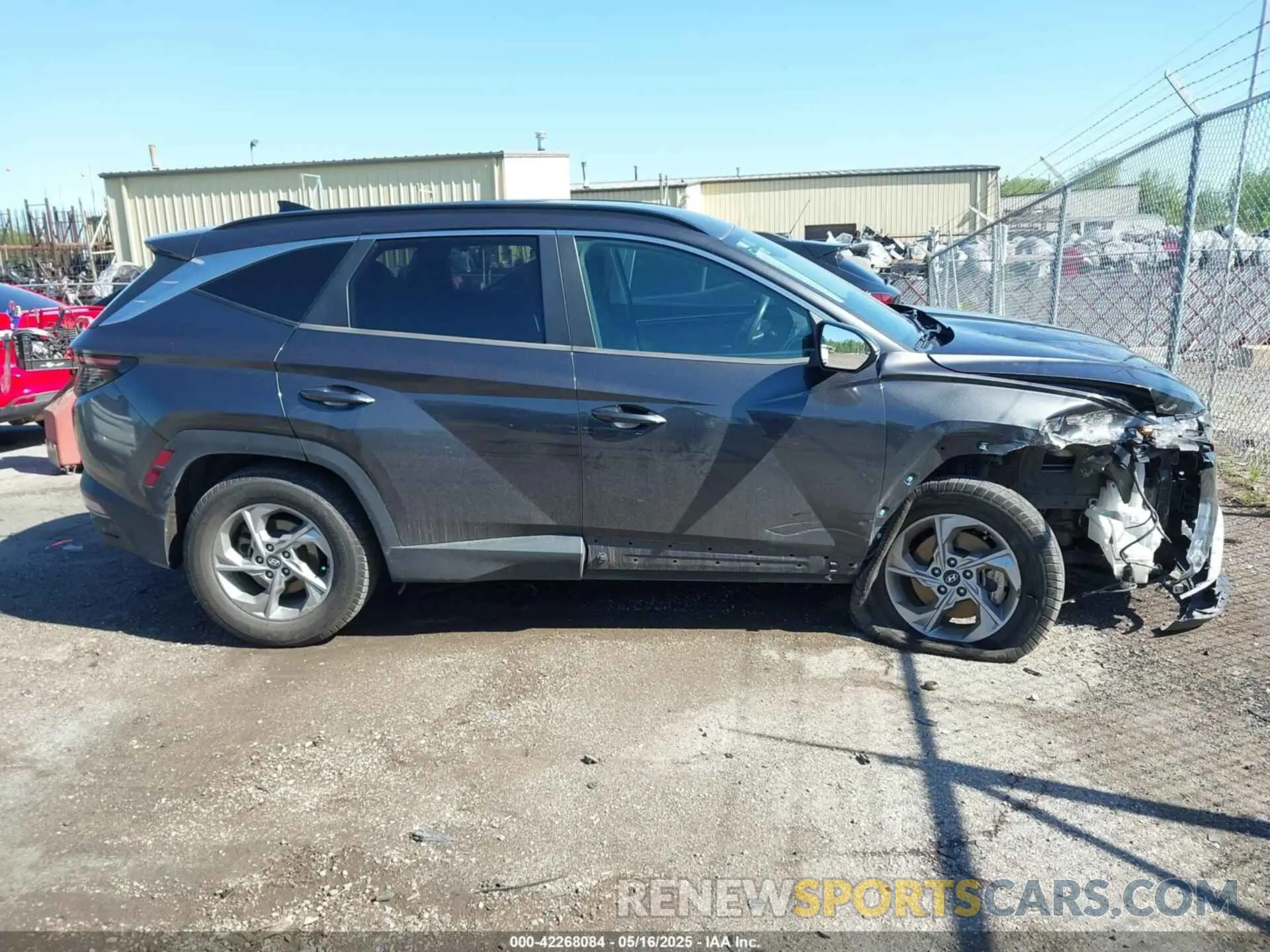 13 Photograph of a damaged car 5NMJBCAE5NH026269 HYUNDAI TUCSON 2022