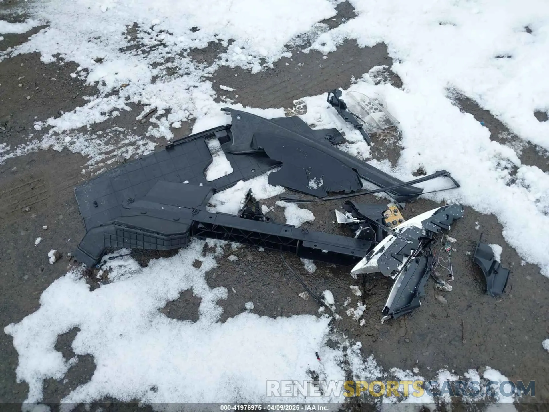 12 Photograph of a damaged car 5NMJBCAE5NH086584 HYUNDAI TUCSON 2022