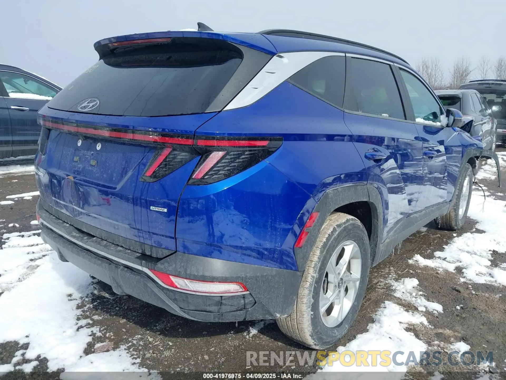 4 Photograph of a damaged car 5NMJBCAE5NH086584 HYUNDAI TUCSON 2022
