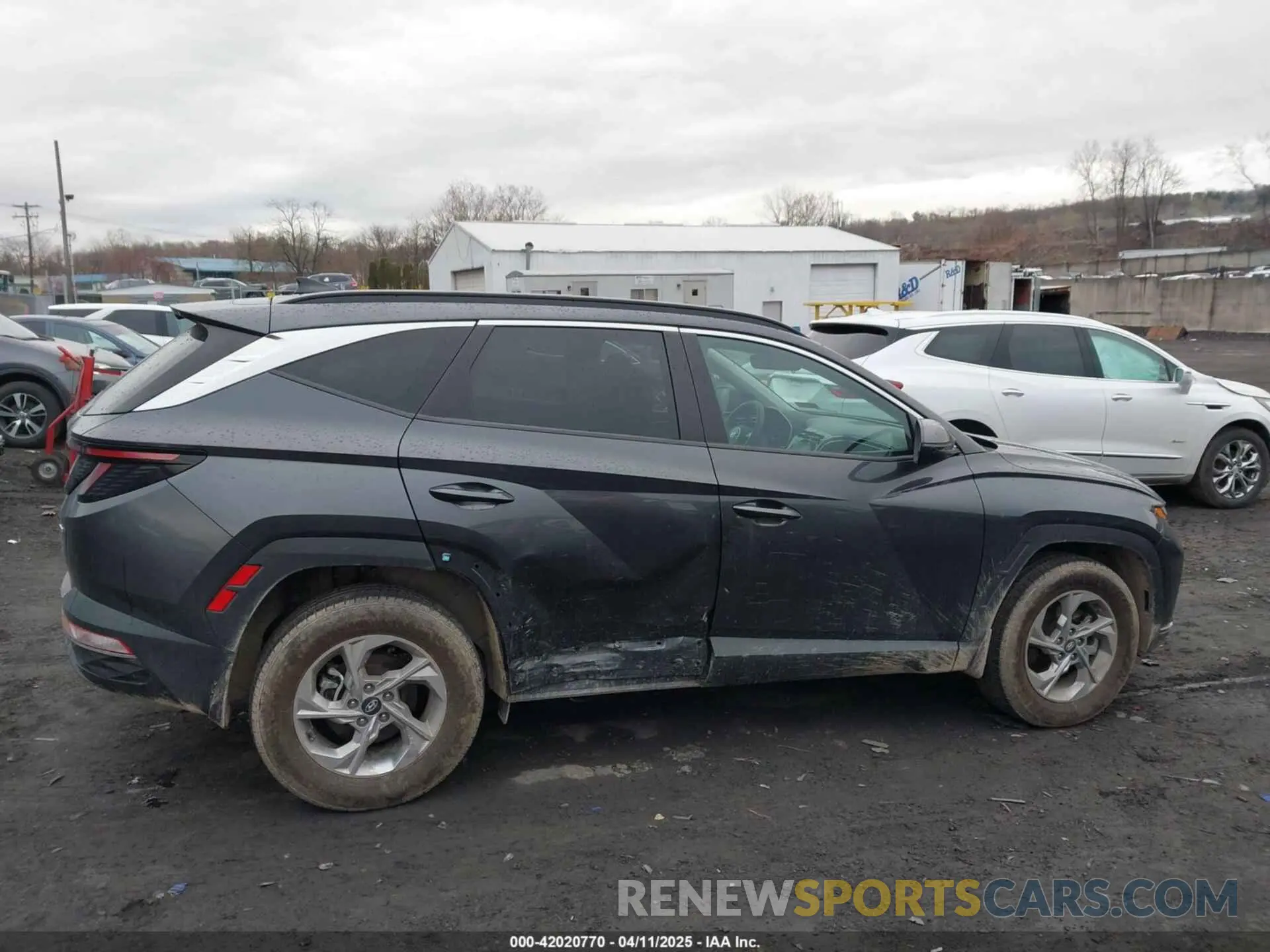 13 Photograph of a damaged car 5NMJBCAE5NH118093 HYUNDAI TUCSON 2022