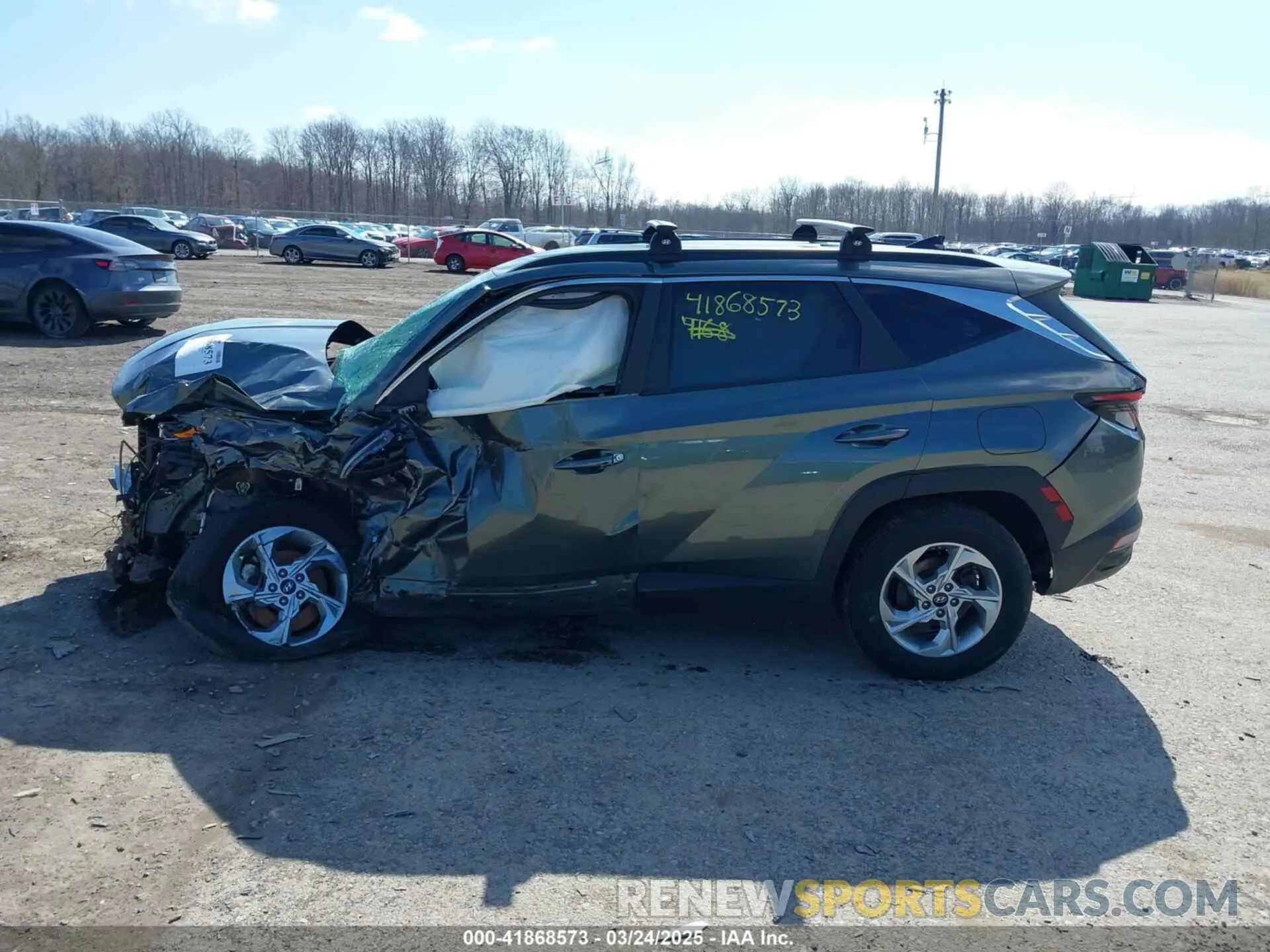 14 Photograph of a damaged car 5NMJBCAE5NH137470 HYUNDAI TUCSON 2022