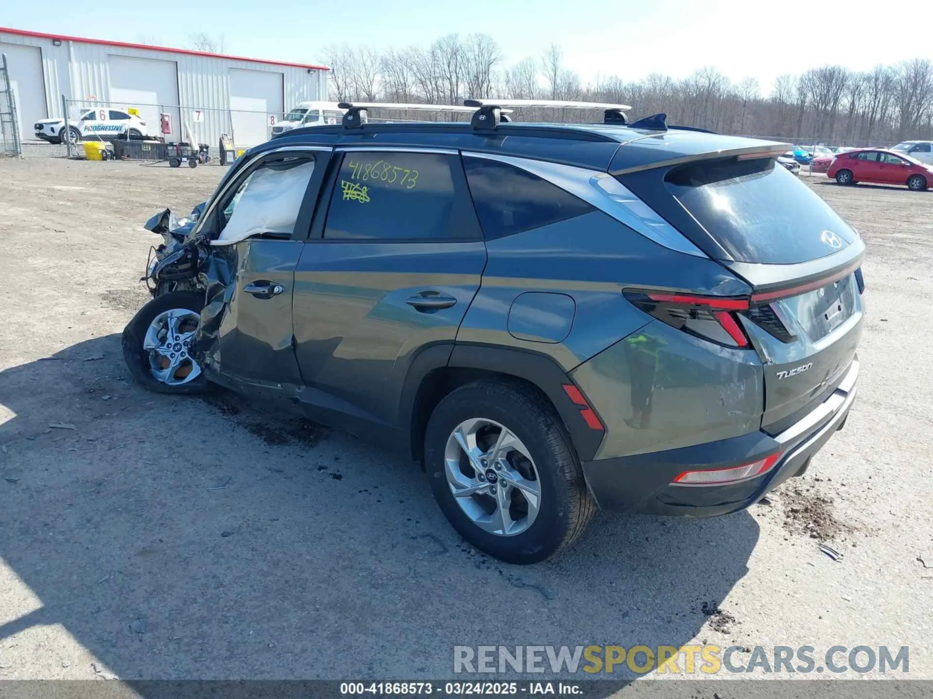 3 Photograph of a damaged car 5NMJBCAE5NH137470 HYUNDAI TUCSON 2022