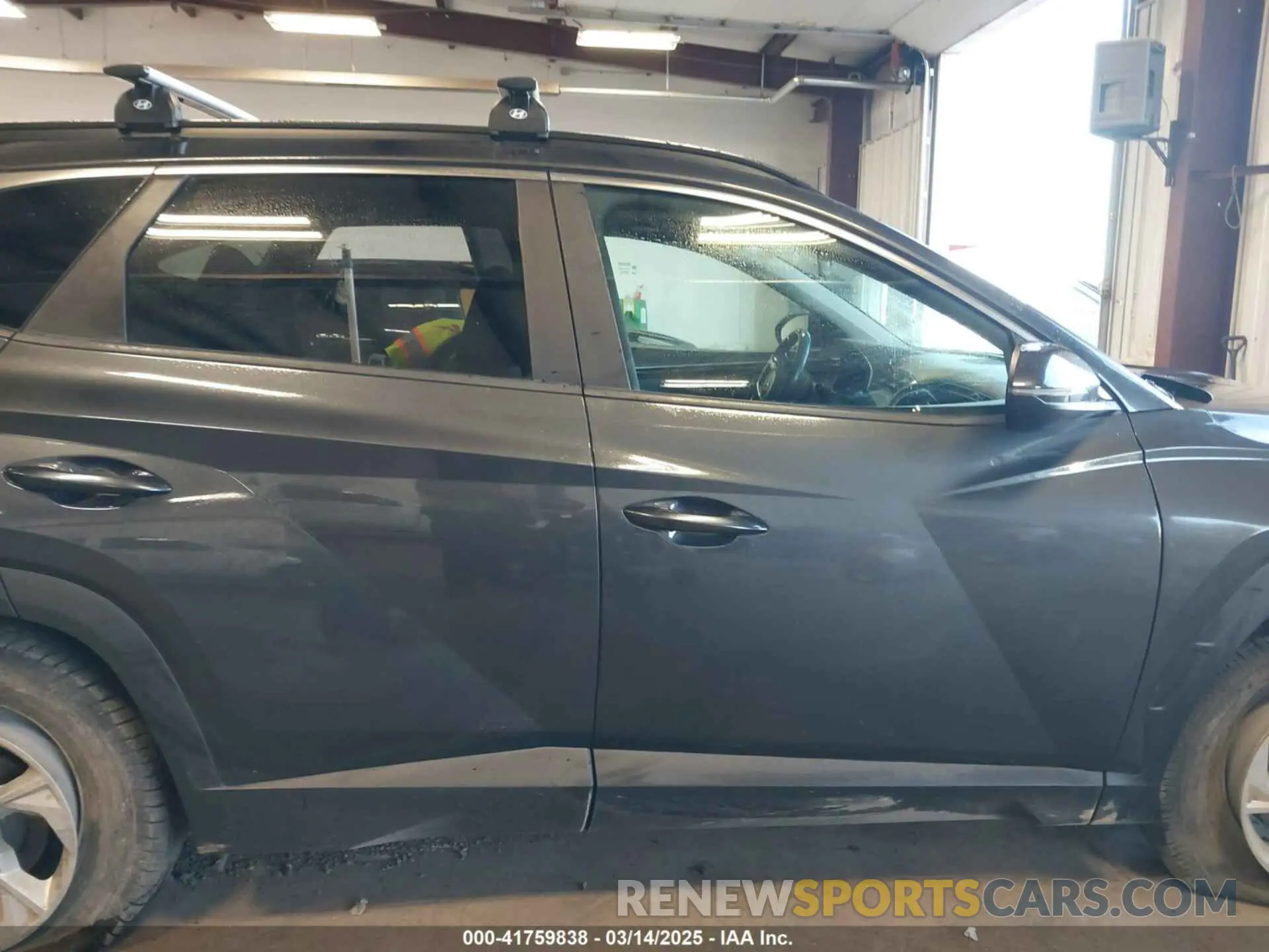 13 Photograph of a damaged car 5NMJBCAE6NH035482 HYUNDAI TUCSON 2022