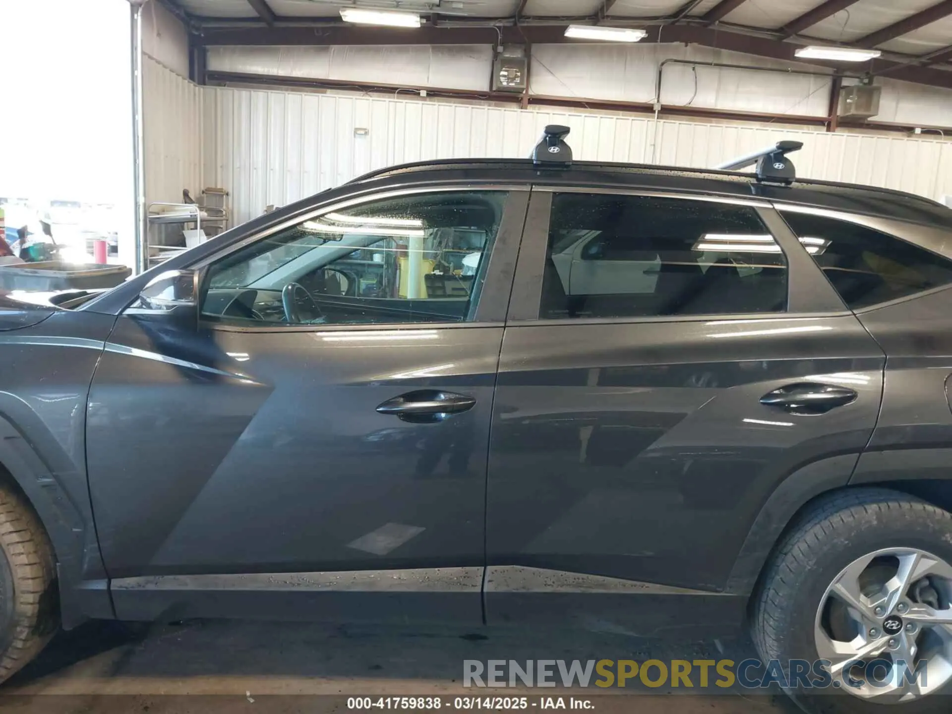 14 Photograph of a damaged car 5NMJBCAE6NH035482 HYUNDAI TUCSON 2022