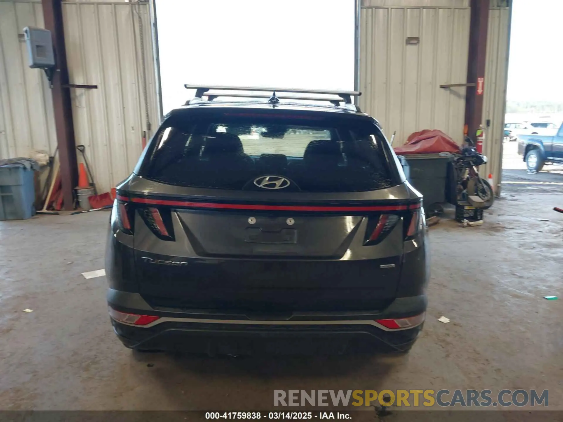 16 Photograph of a damaged car 5NMJBCAE6NH035482 HYUNDAI TUCSON 2022