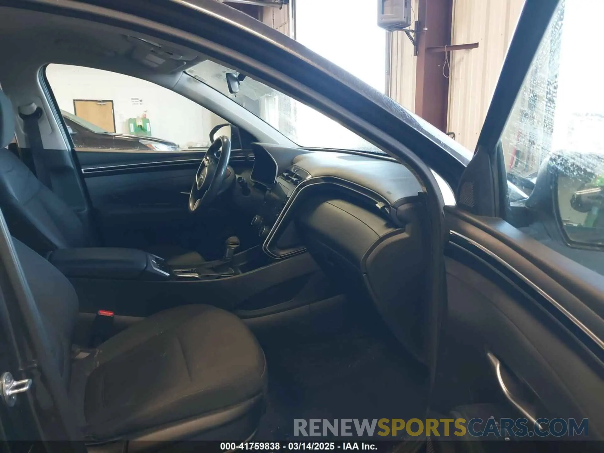 5 Photograph of a damaged car 5NMJBCAE6NH035482 HYUNDAI TUCSON 2022
