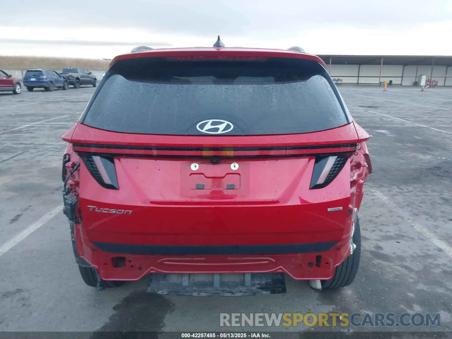17 Photograph of a damaged car 5NMJBCAE6NH036051 HYUNDAI TUCSON 2022