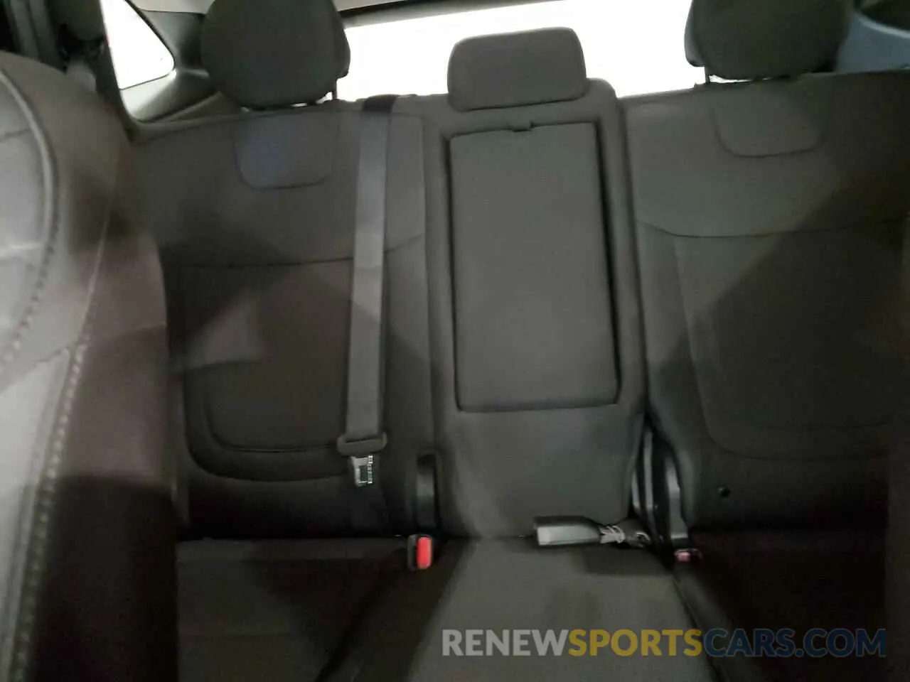 10 Photograph of a damaged car 5NMJBCAE6NH069874 HYUNDAI TUCSON 2022