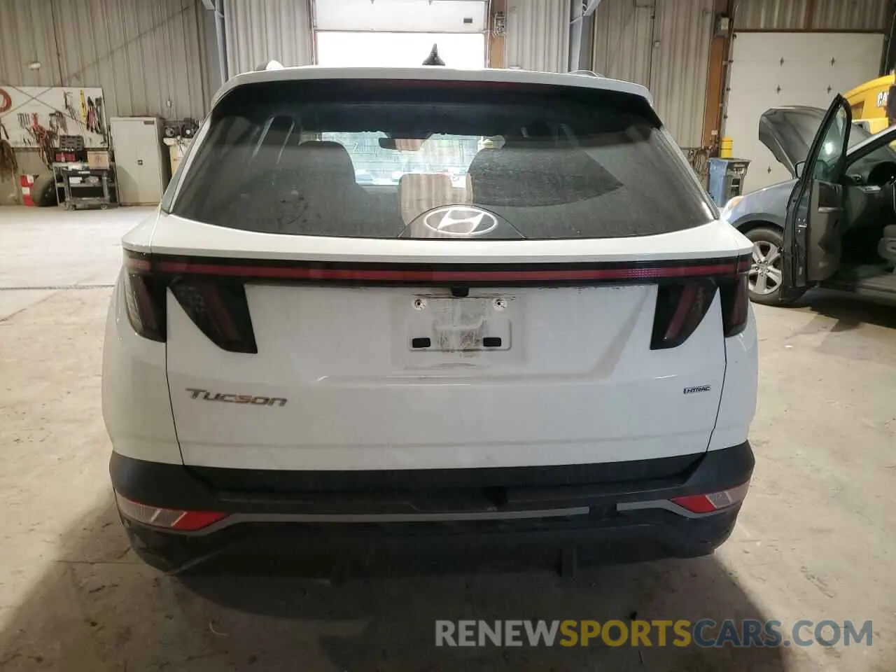 6 Photograph of a damaged car 5NMJBCAE6NH069874 HYUNDAI TUCSON 2022