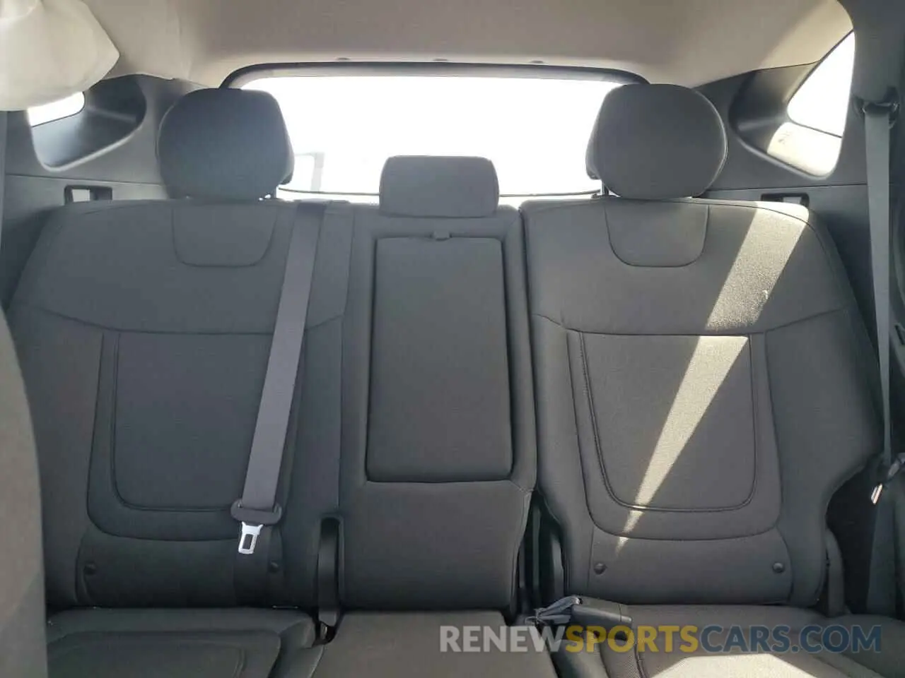 10 Photograph of a damaged car 5NMJBCAE6NH097898 HYUNDAI TUCSON 2022