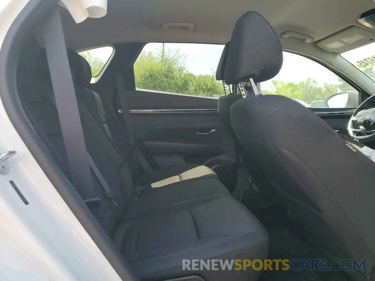11 Photograph of a damaged car 5NMJBCAE6NH097898 HYUNDAI TUCSON 2022