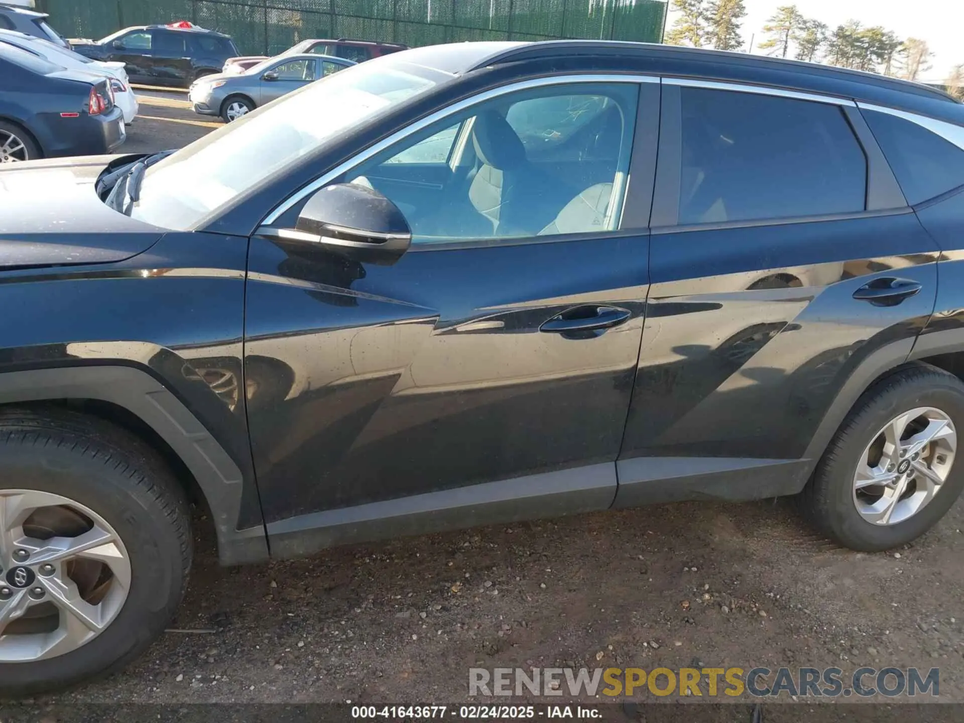 14 Photograph of a damaged car 5NMJBCAE7NH094704 HYUNDAI TUCSON 2022