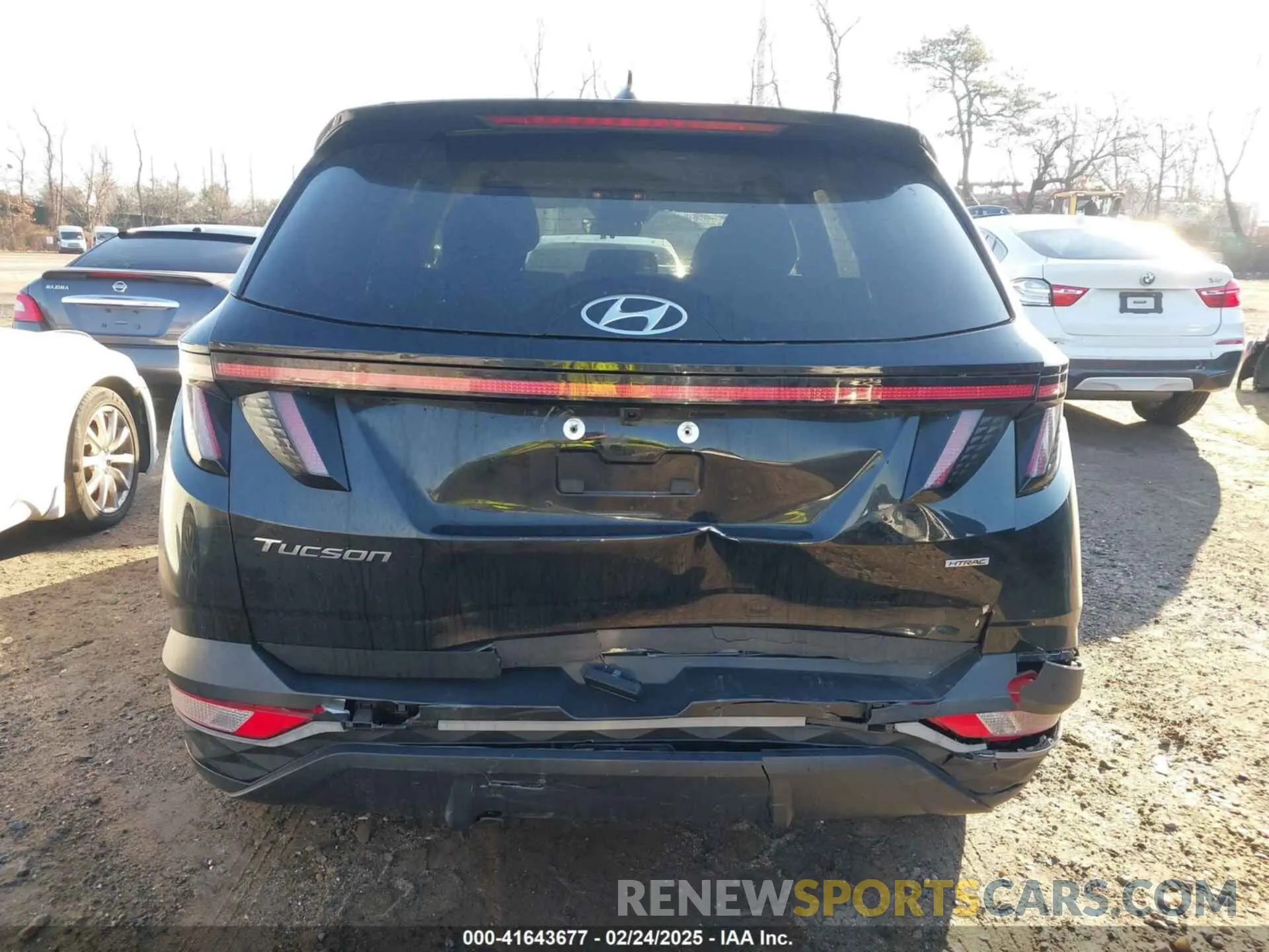 16 Photograph of a damaged car 5NMJBCAE7NH094704 HYUNDAI TUCSON 2022